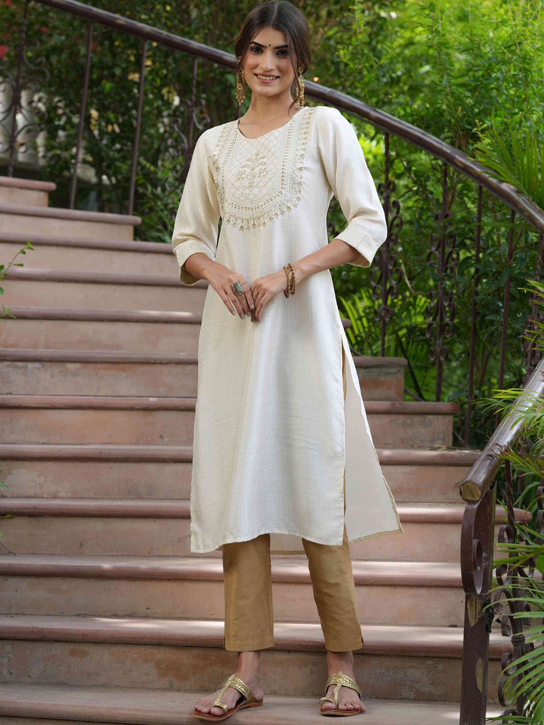 

Juniper Women Cream-Coloured Embroidered Yoke Design Kurta