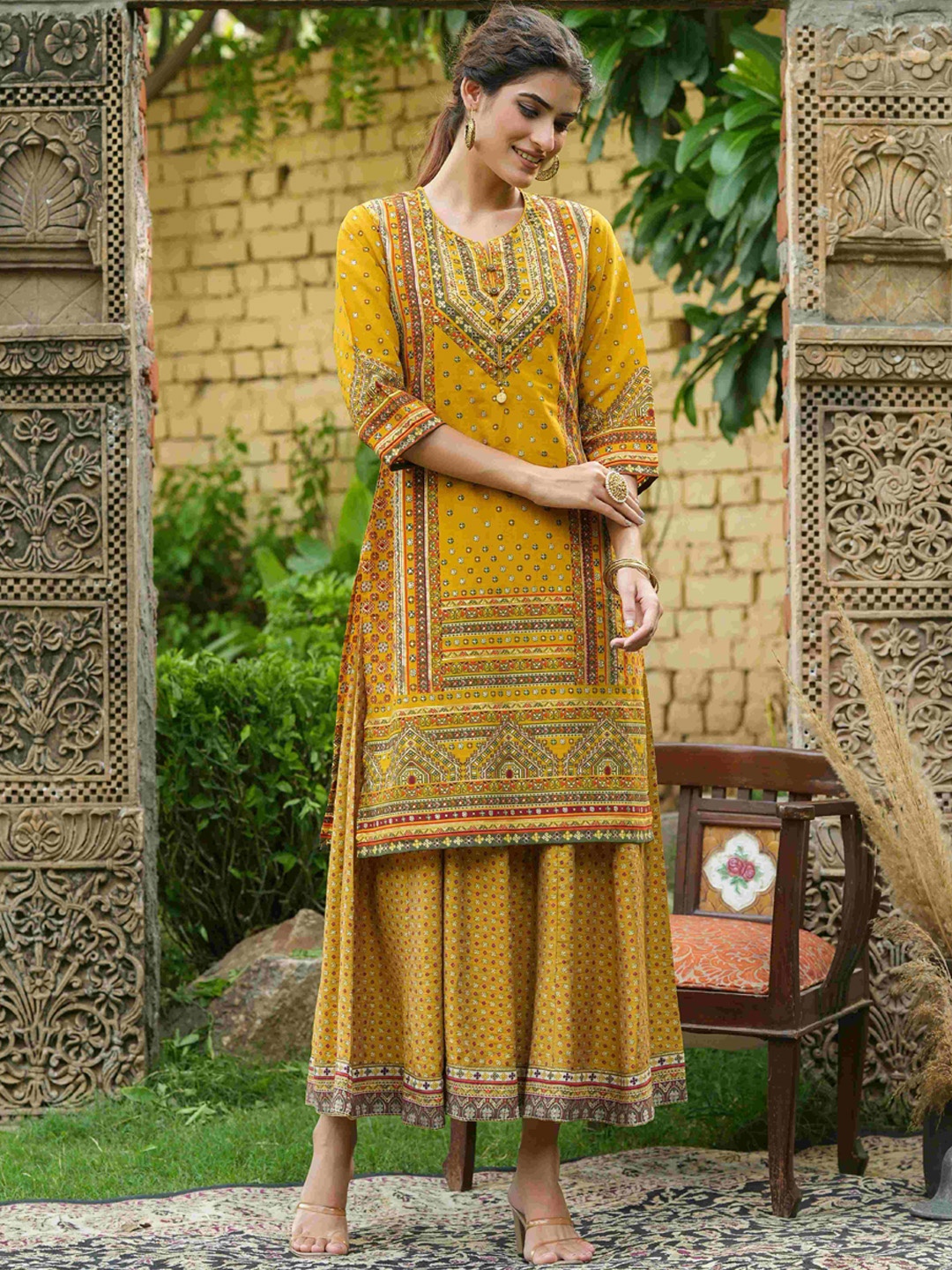 

Juniper Women Mustard Yellow Ethnic Motifs Printed Chanderi Silk Kurta