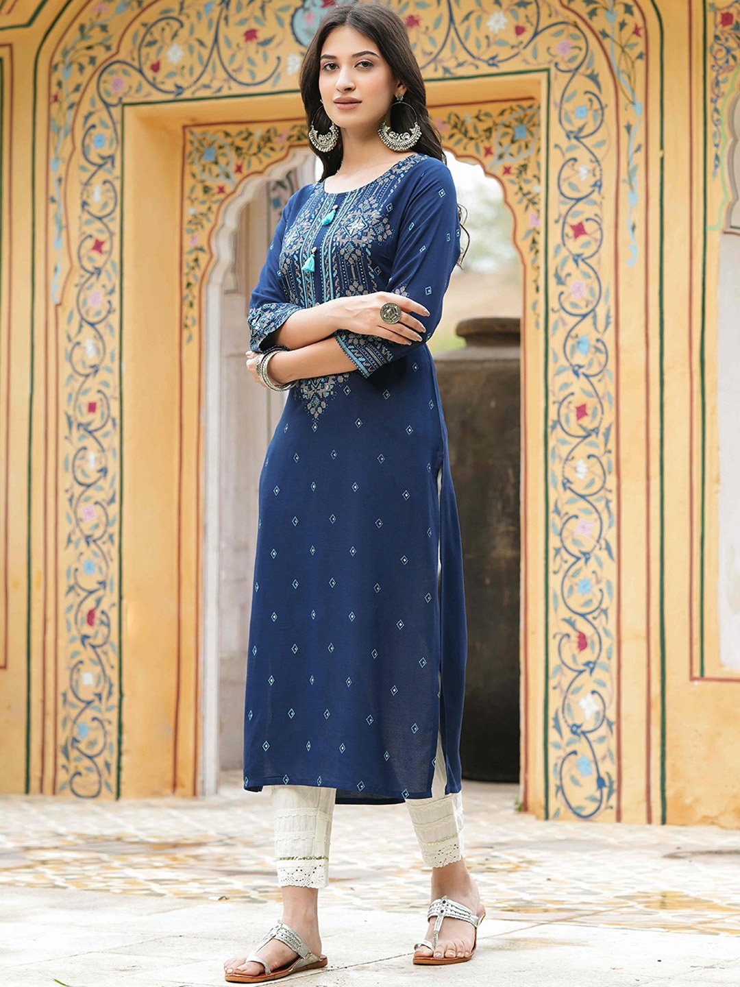 

Juniper Women Blue Round Neck Geometric Printed Kurta