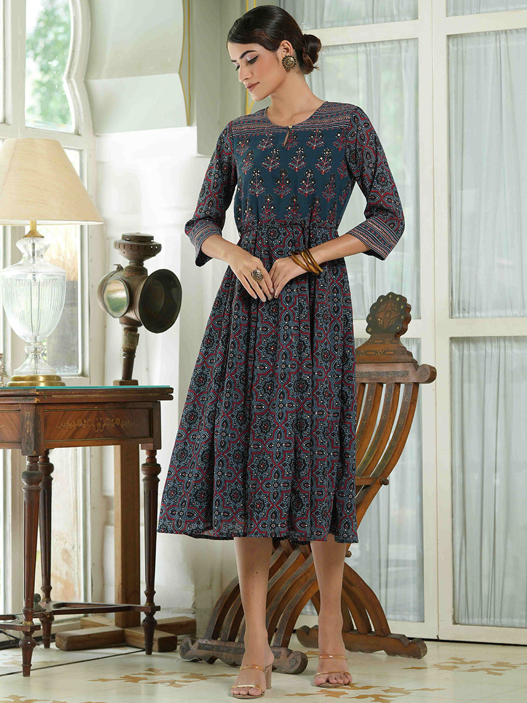 

Juniper Women Blue Ethnic Motifs Printed Keyhole Neck Georgette Kurta