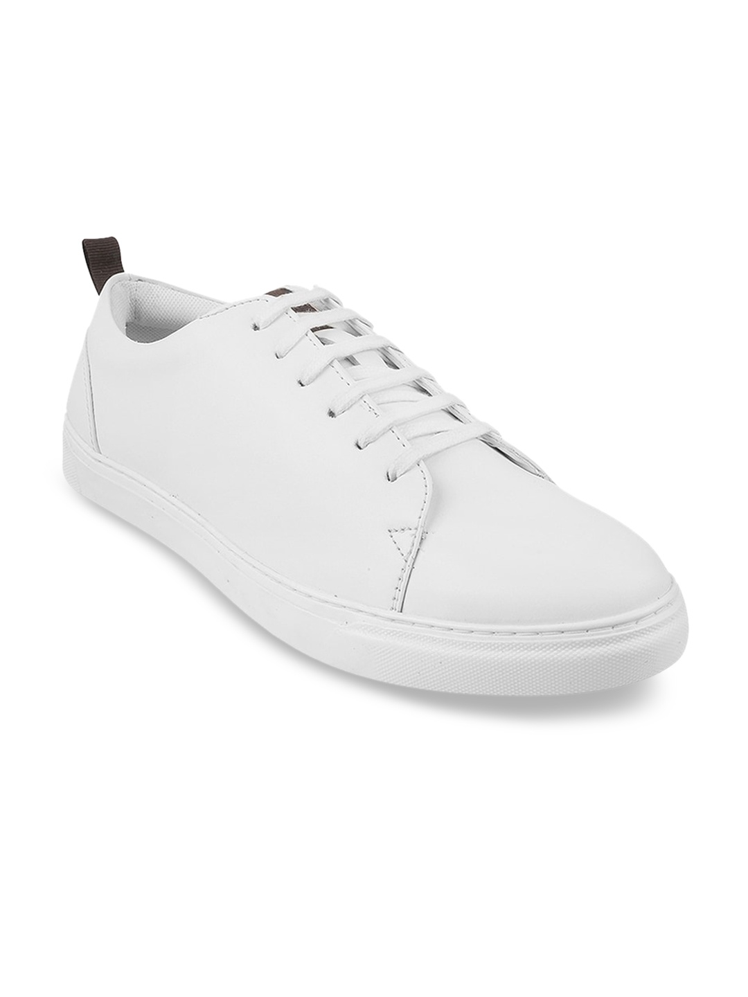 

Mochi Men White casual Sneakers