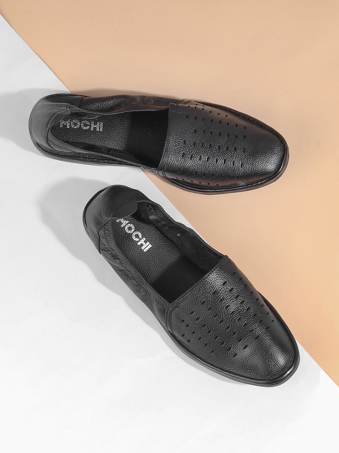 

Mochi Men Black Solid Formal Loafers