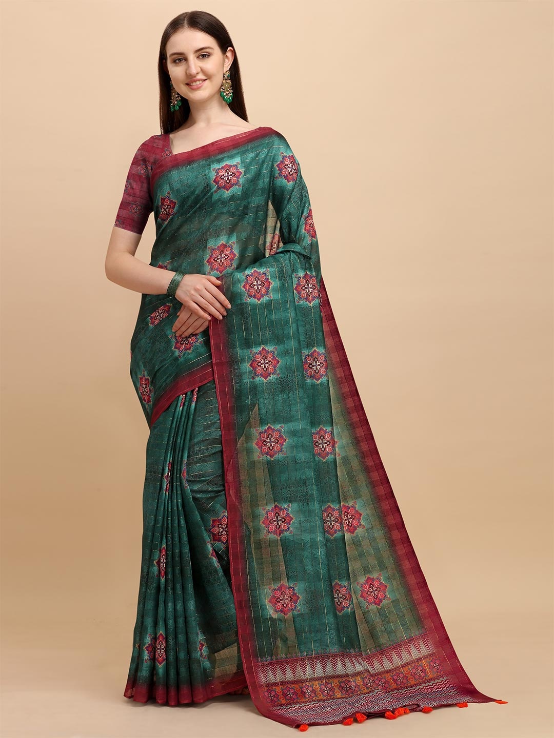 

VISHNU WEAVES Green Floral Embroidered Chanderi Saree