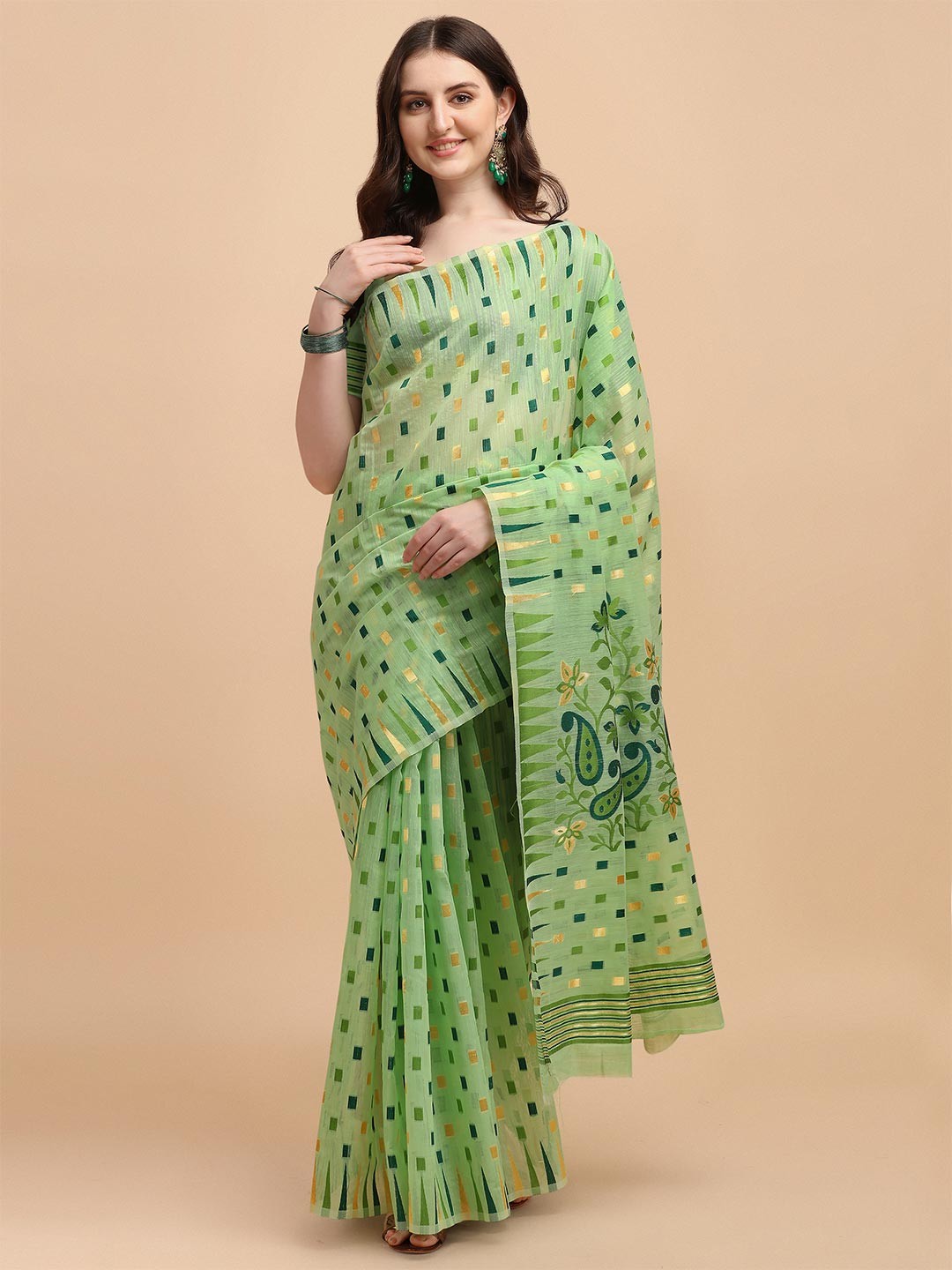 

VISHNU WEAVES Beige & Red Printed Jamdani Saree