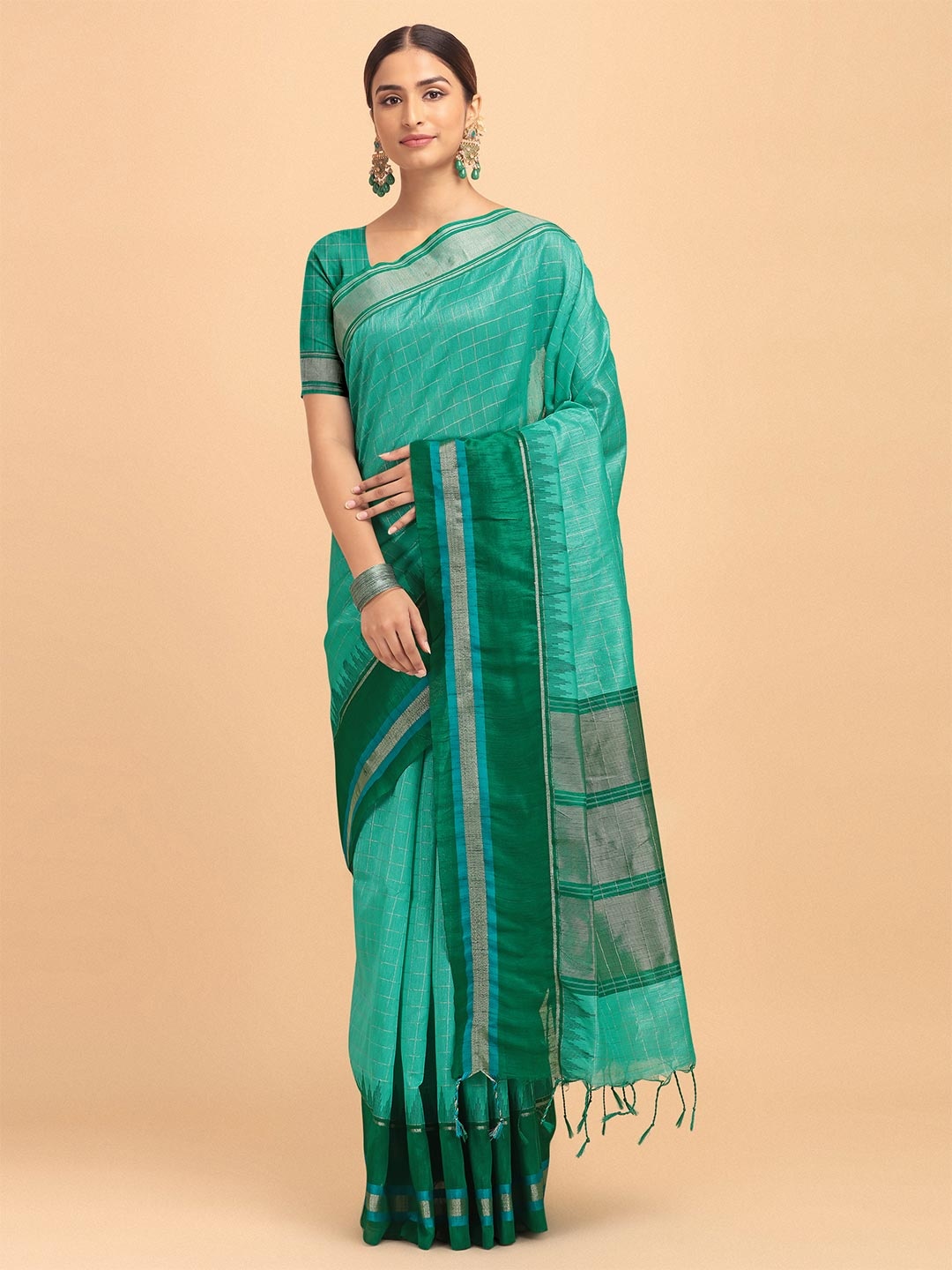 

VISHNU WEAVES Sea Green & Gold-Toned Woven Design Zari Banarasi Saree