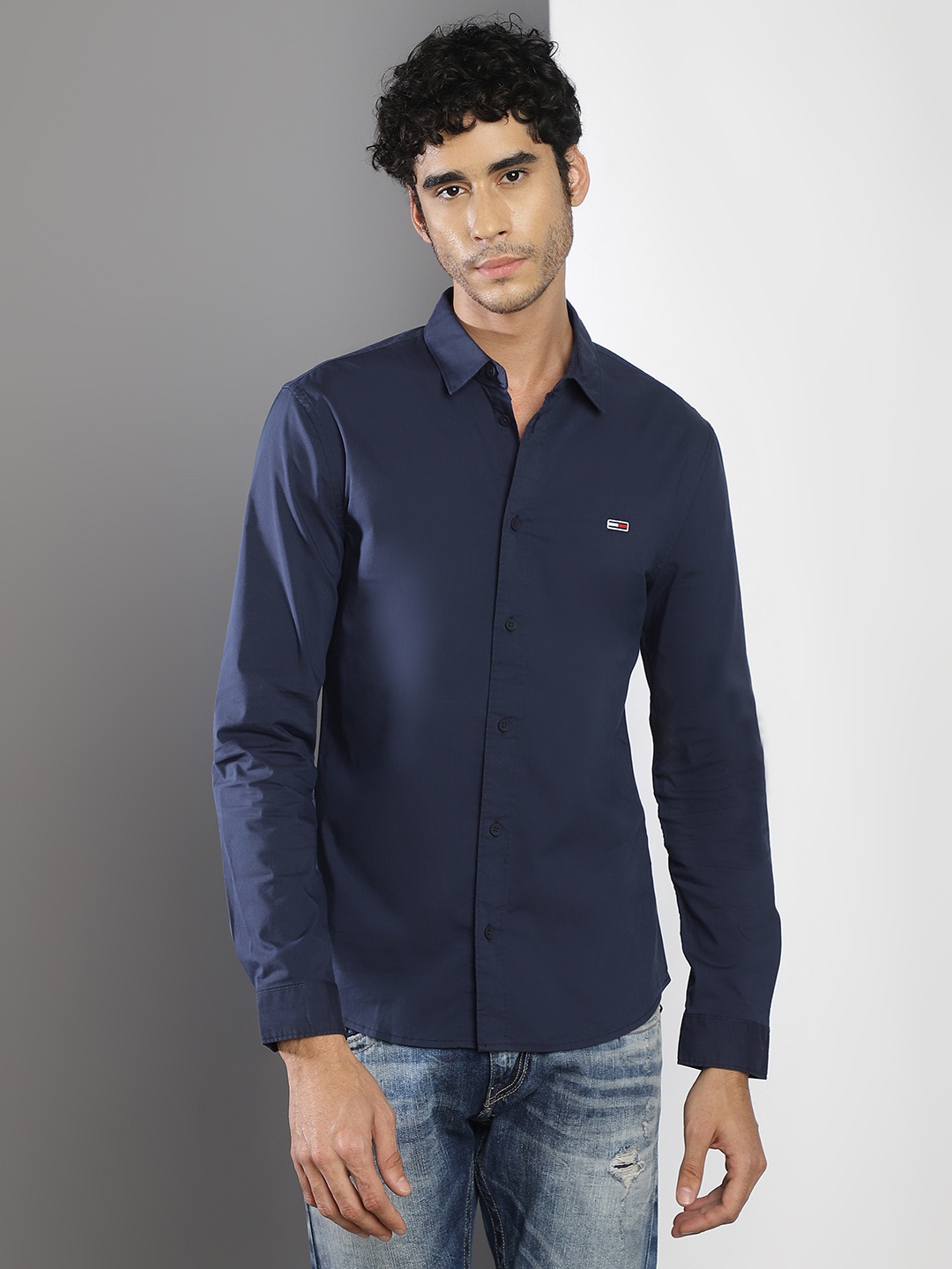

Tommy Hilfiger Men Organic Cotton Skinny Fit Casual Shirt, Navy blue