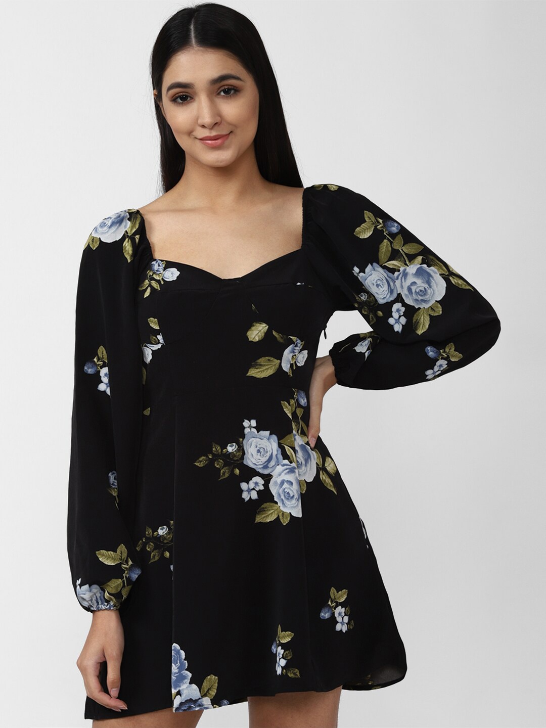 

FOREVER 21 Black Floral Mini Dress