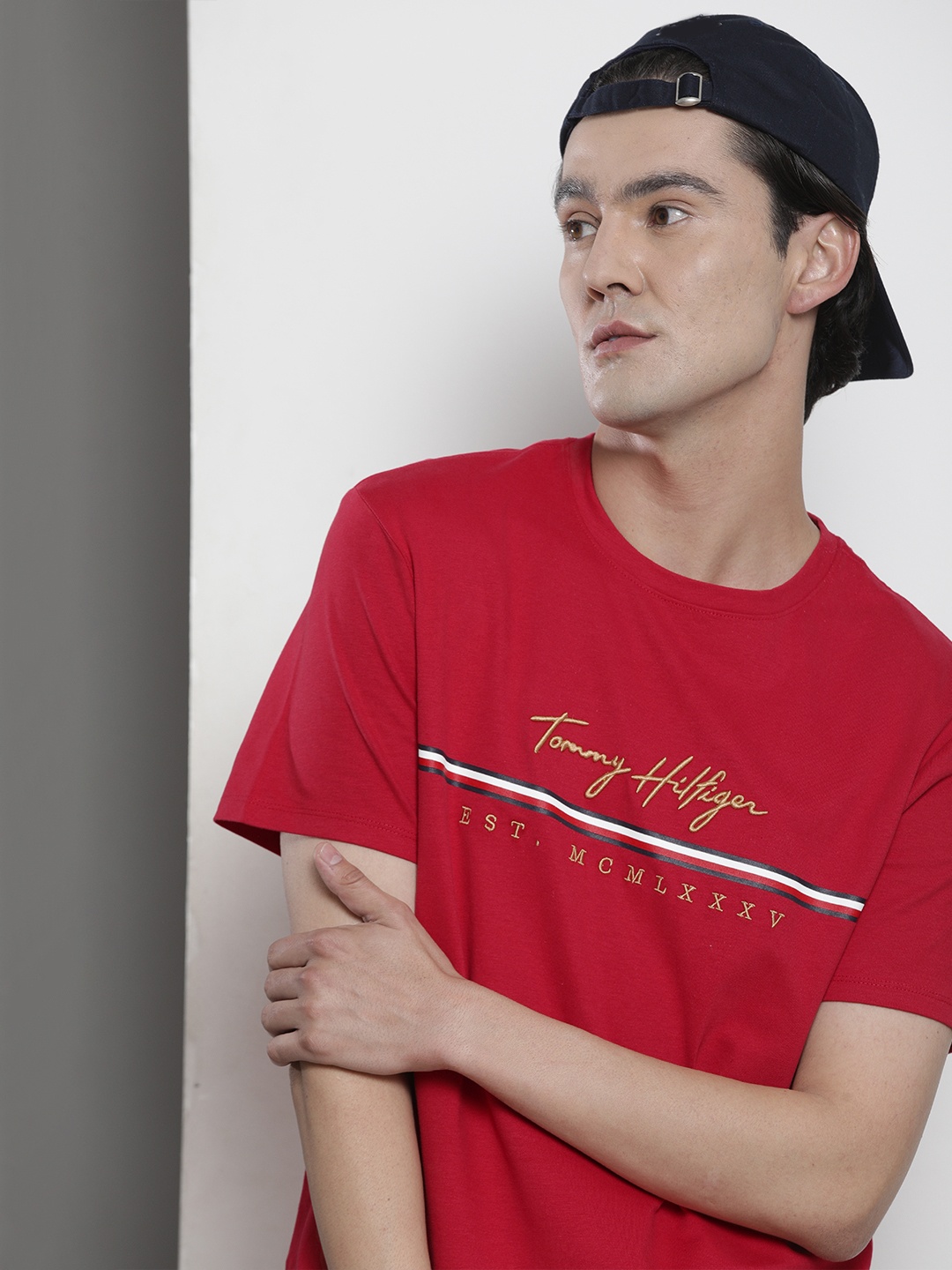 

Tommy Hilfiger Men Red Brand Logo Embroidery with Stripes Pure Cotton T-shirt