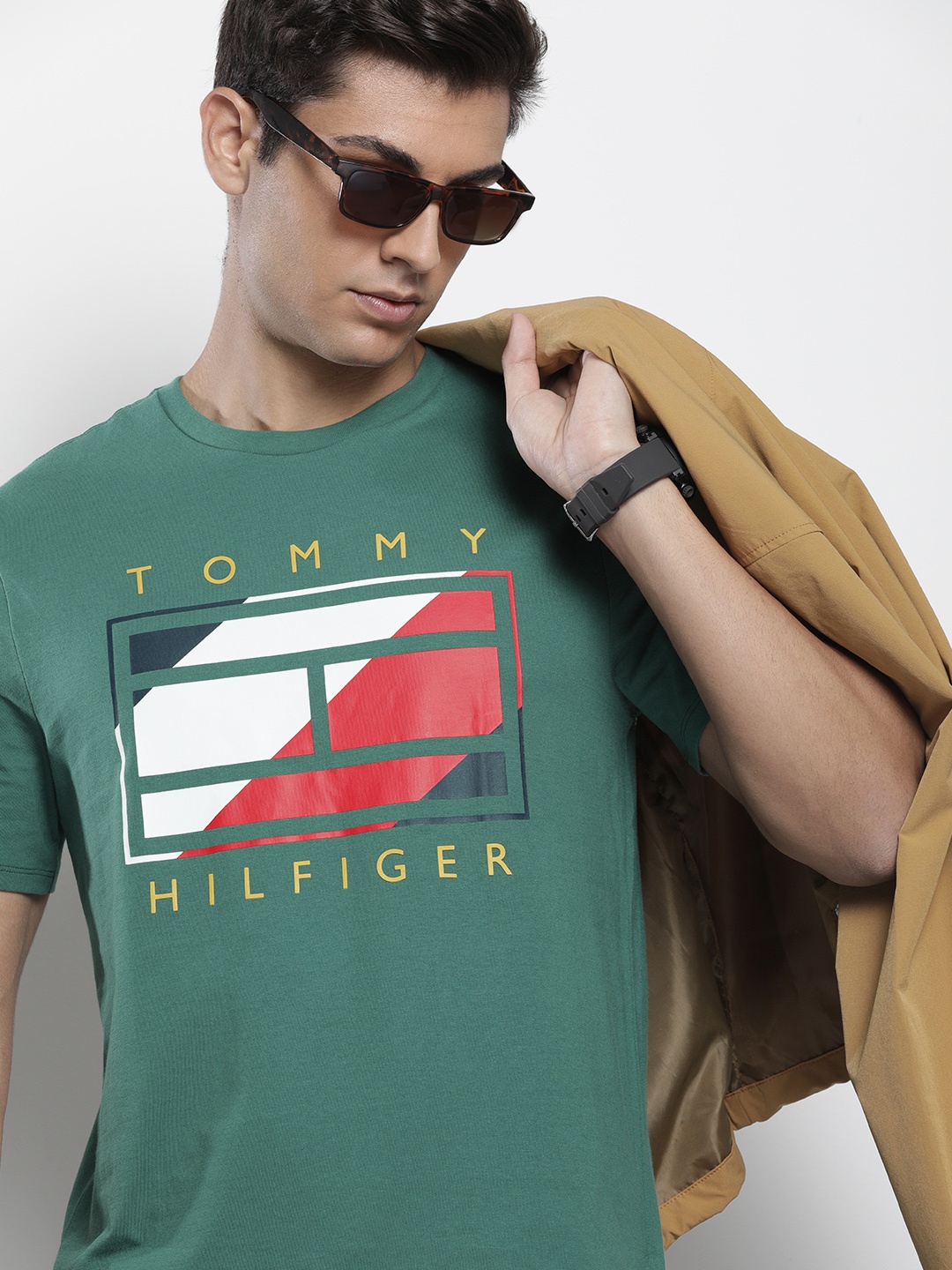 

Tommy Hilfiger Men Green Brand Logo Printed Pure Cotton Applique T-shirt