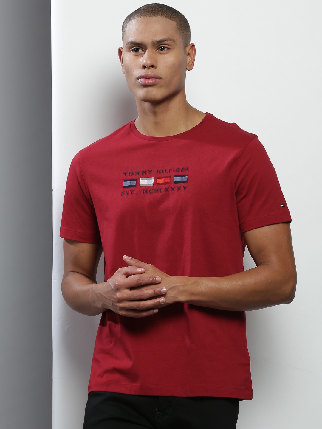 

Tommy Hilfiger Men Maroon Brand Logo Embroidered Pure Cotton T-shirt