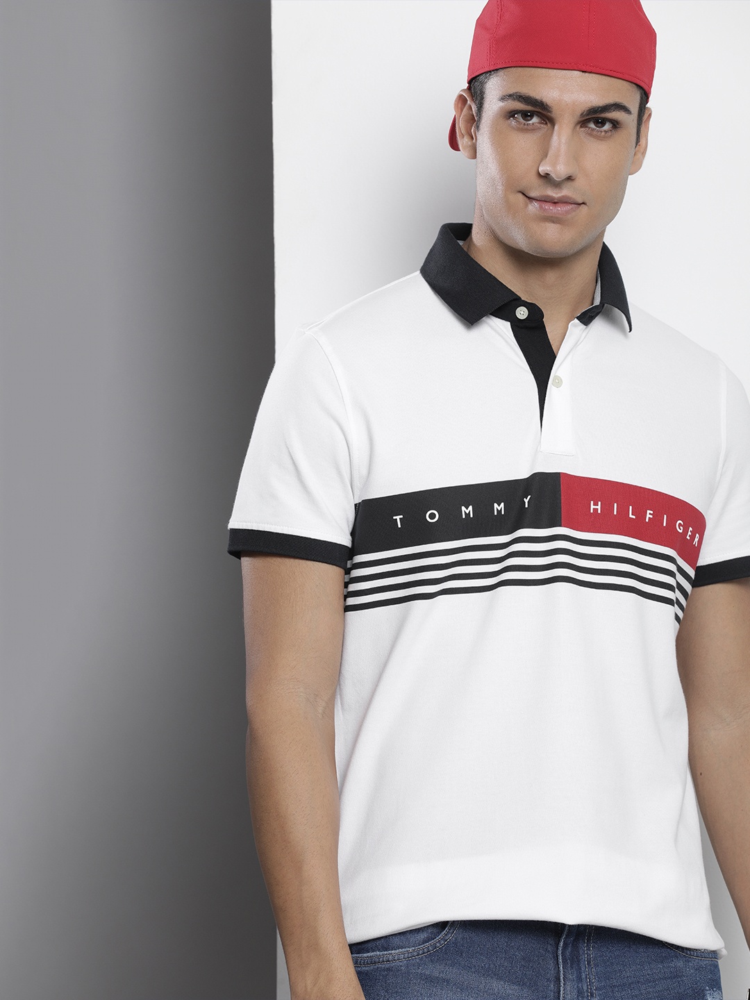 

Tommy Hilfiger Men White & Red Brand Logo Printed Polo Collar Applique T-shirt