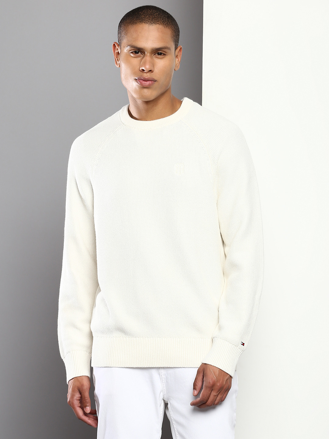 

Tommy Hilfiger Men Textured Pure Cotton Pullover, Off white