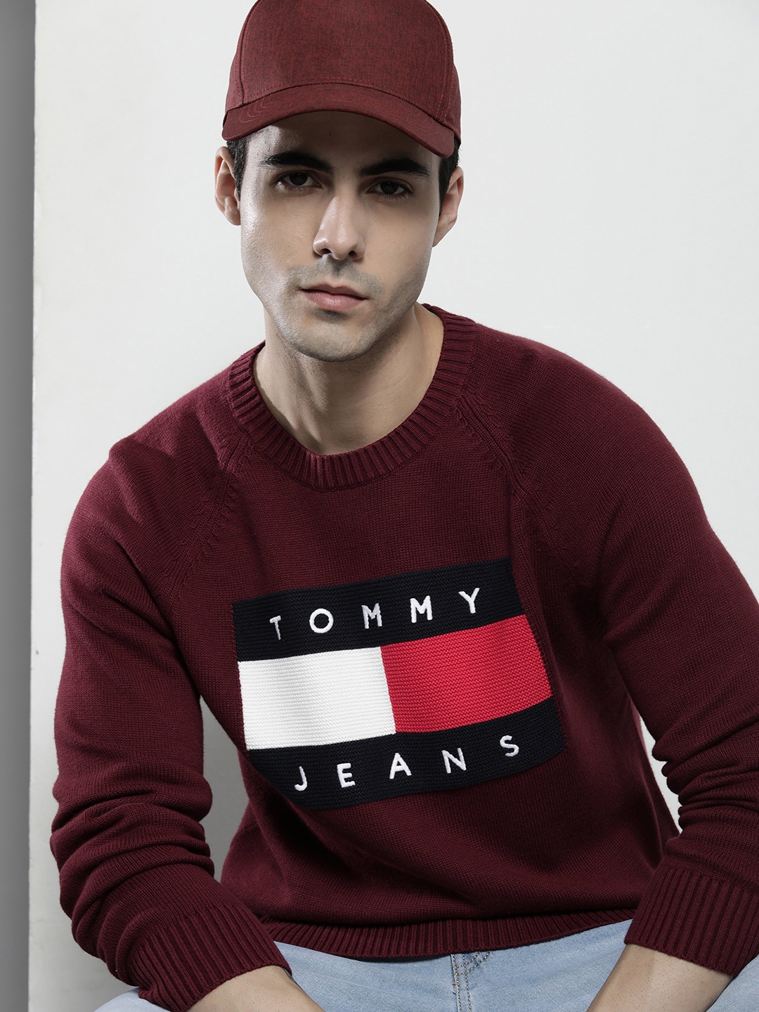 

Tommy Hilfiger Men Maroon Embroidered Pullover Sweater
