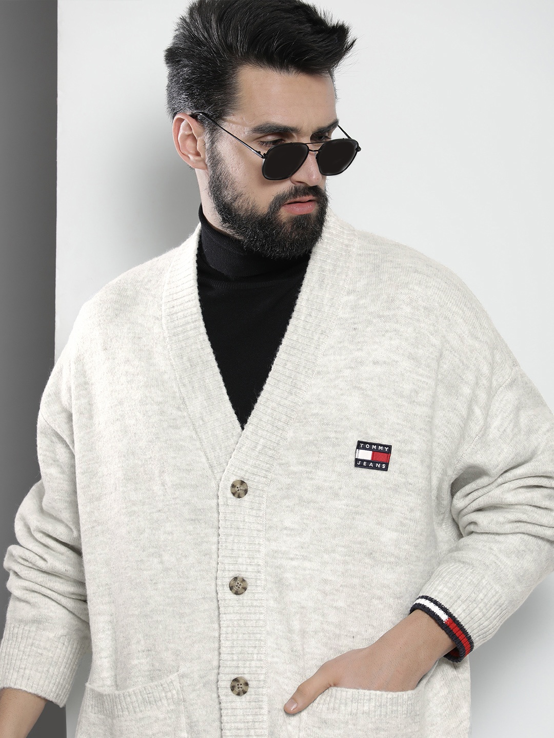 

Tommy Hilfiger Men Grey Solid Casual Cardigan