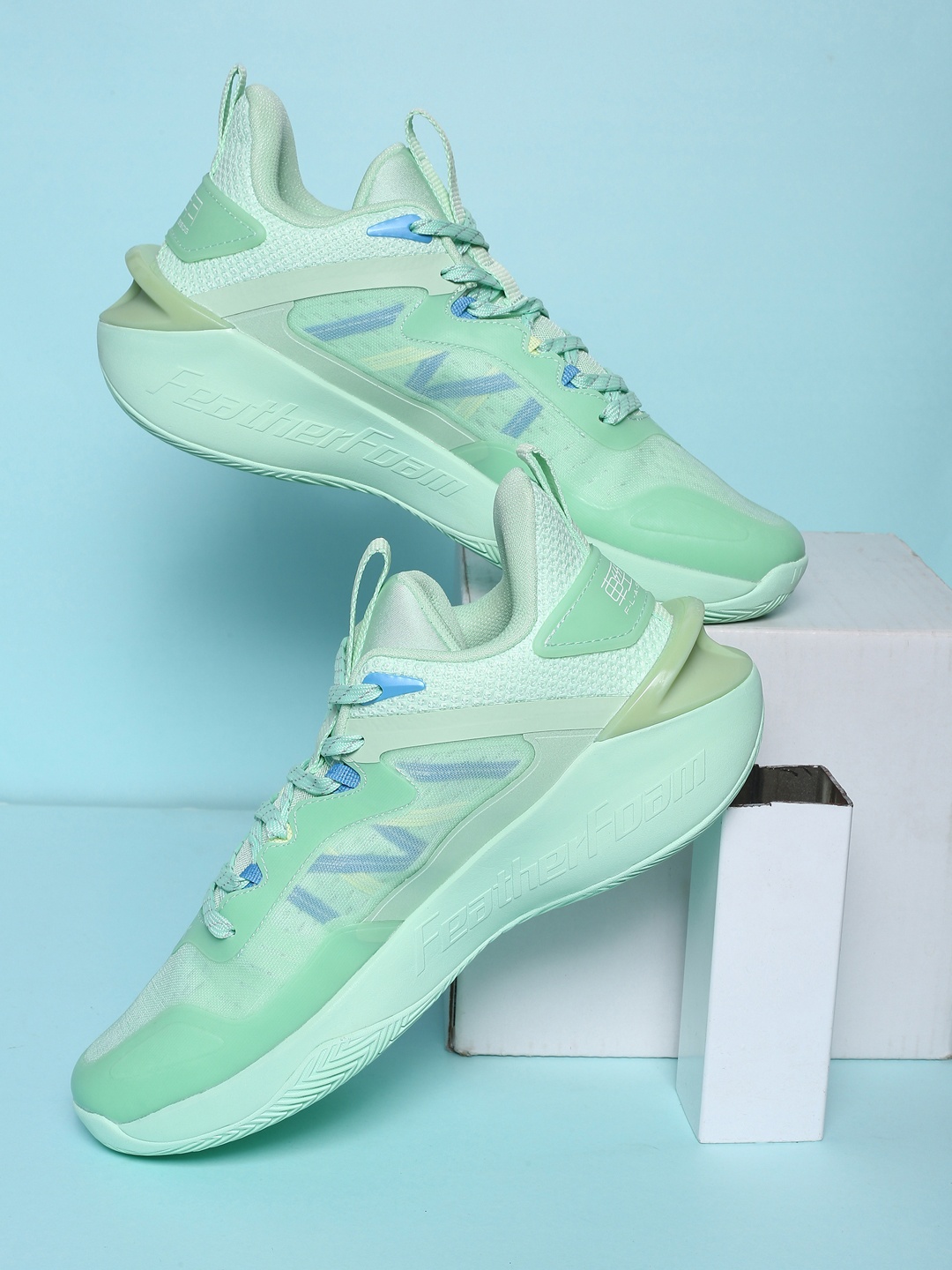 

Xtep Men Green Mesh High-Top Basketball Non-Marking Shoes