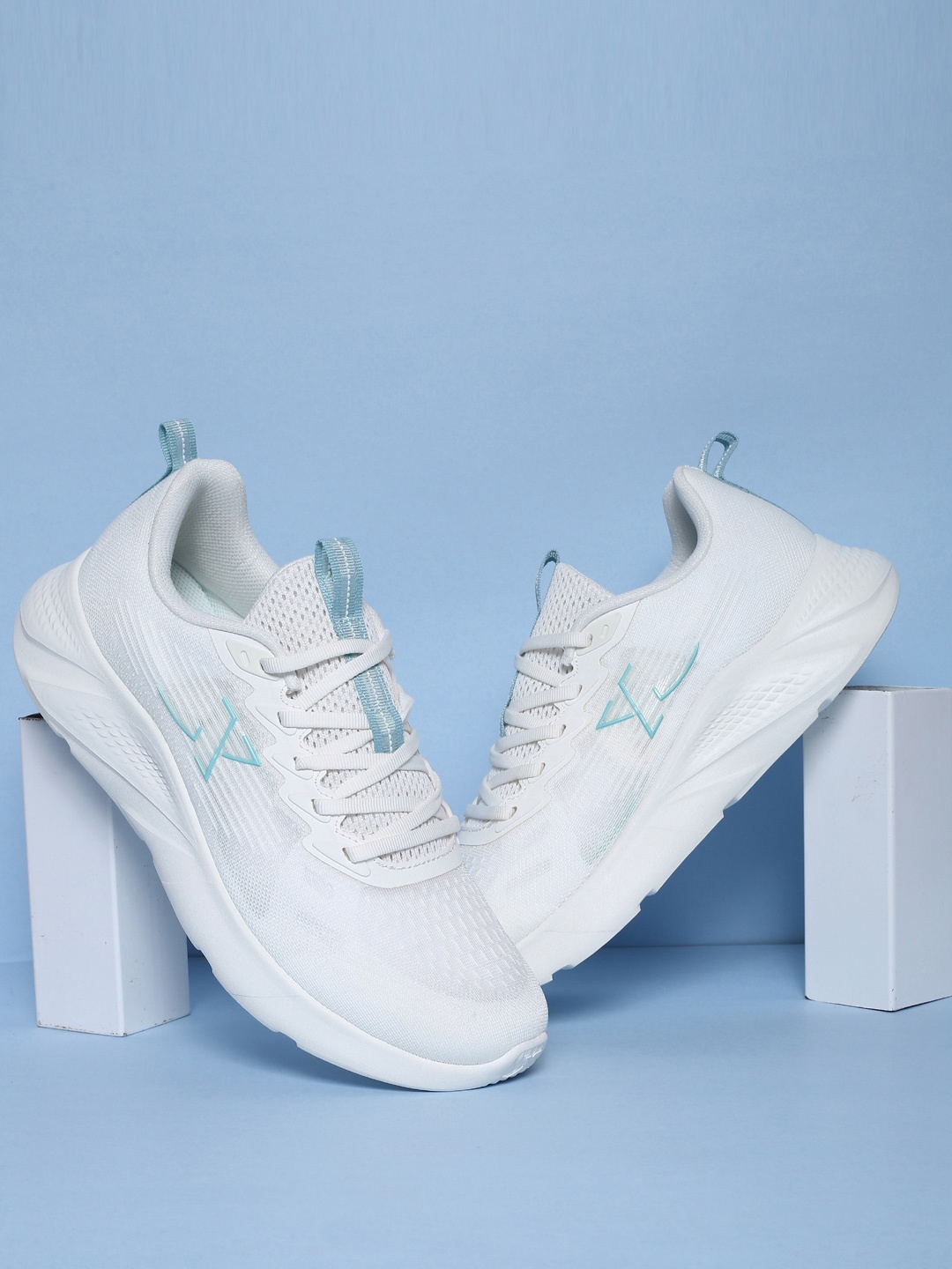 

Xtep Men White Textile Running Non-Marking Shoes