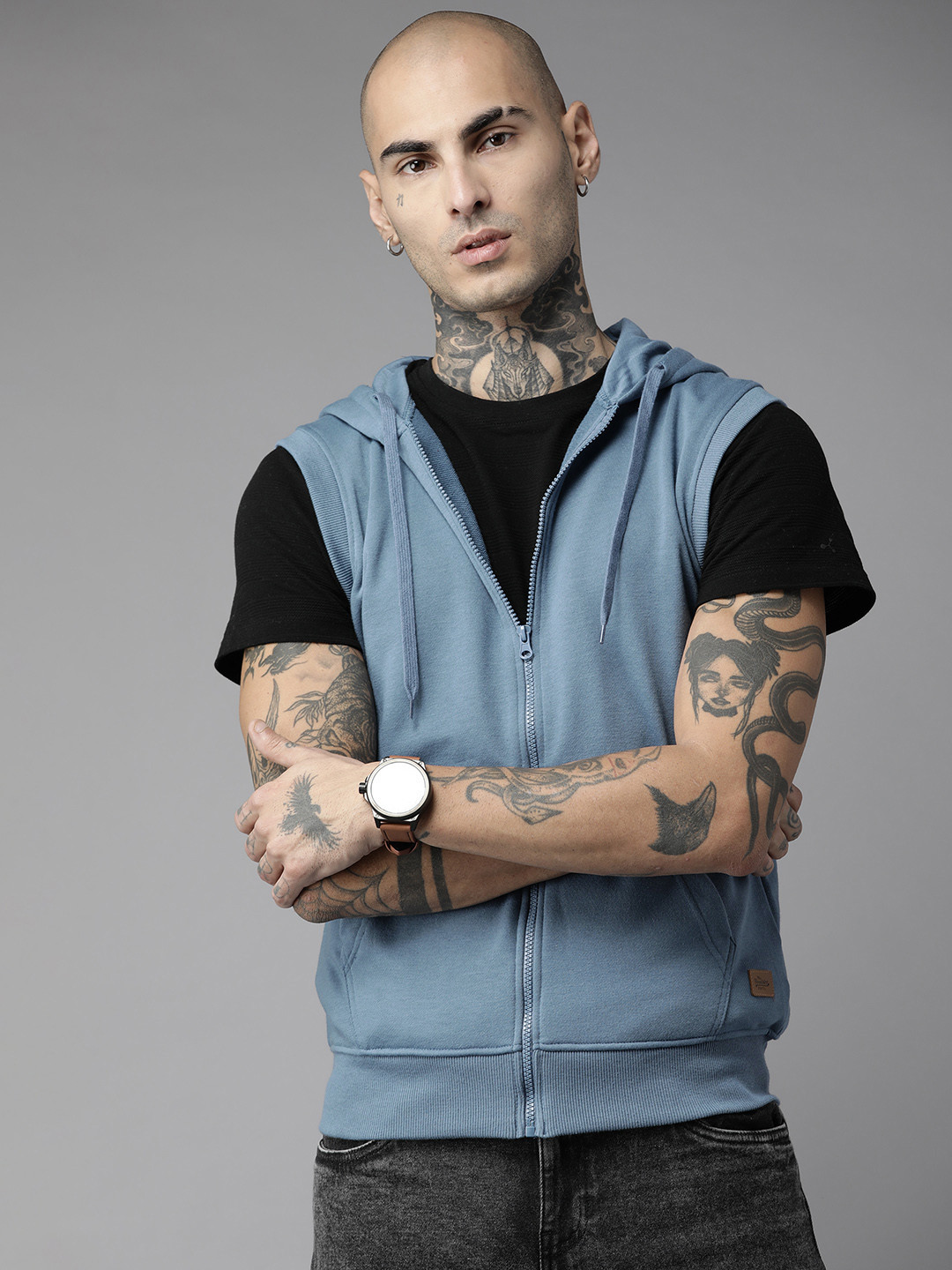 

The Roadster Lifestyle Co. Men Solid Hooded Sweatshirt, Blue