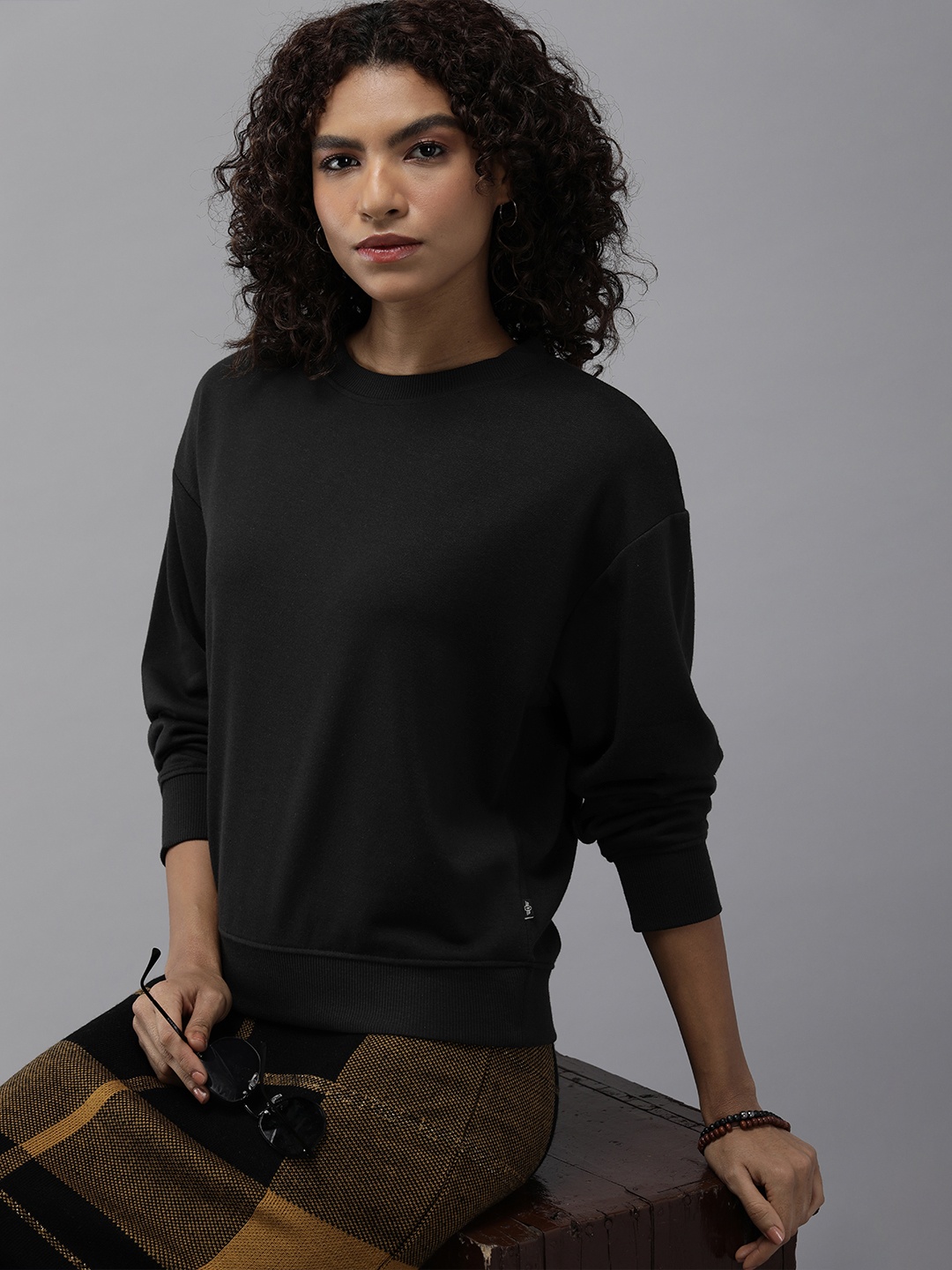 

The Roadster Lifestyle Co. Women Drop Shoulder Sweatshirt, Black