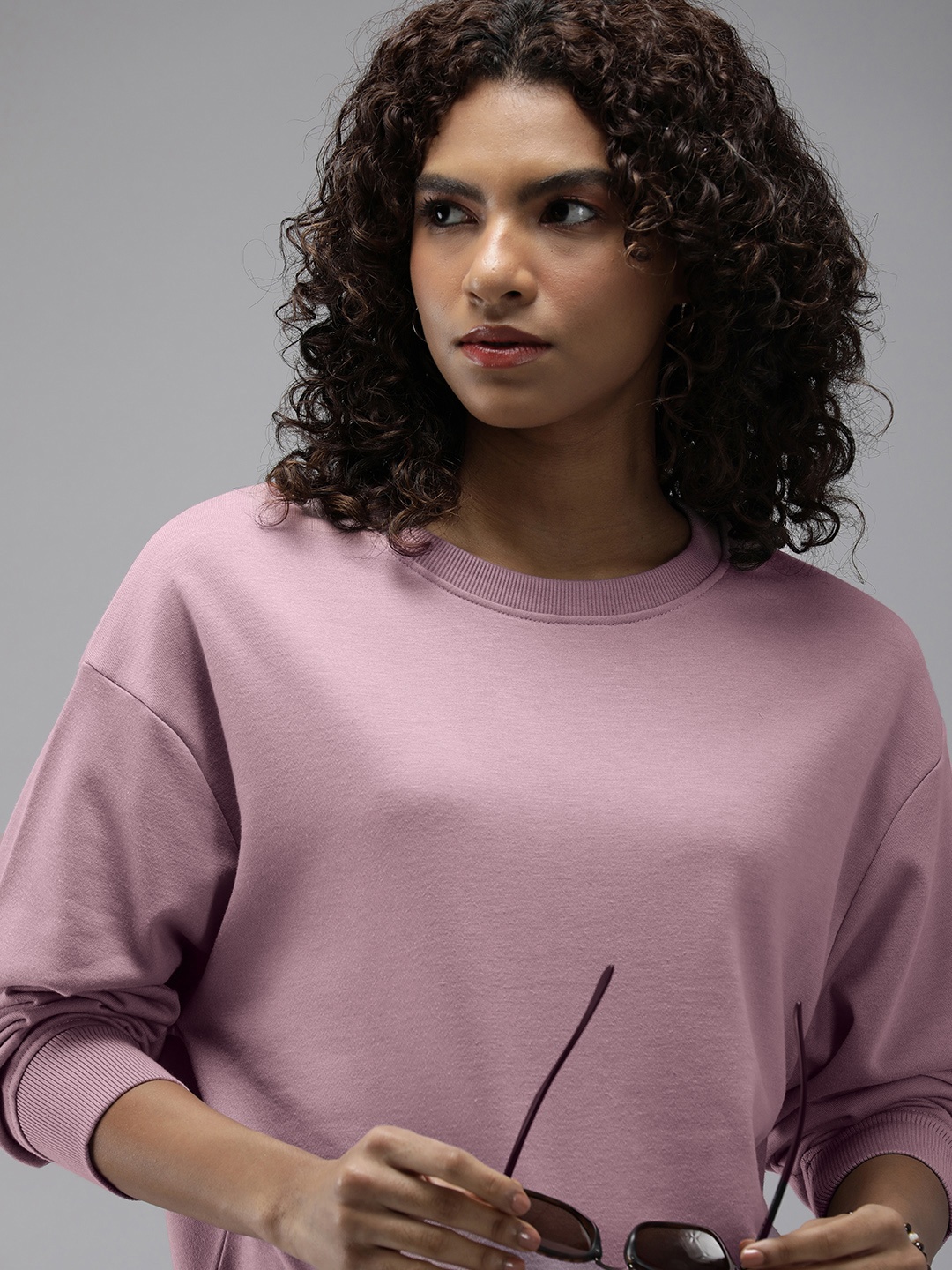 

The Roadster Lifestyle Co. Women Lavender Sweatshirt