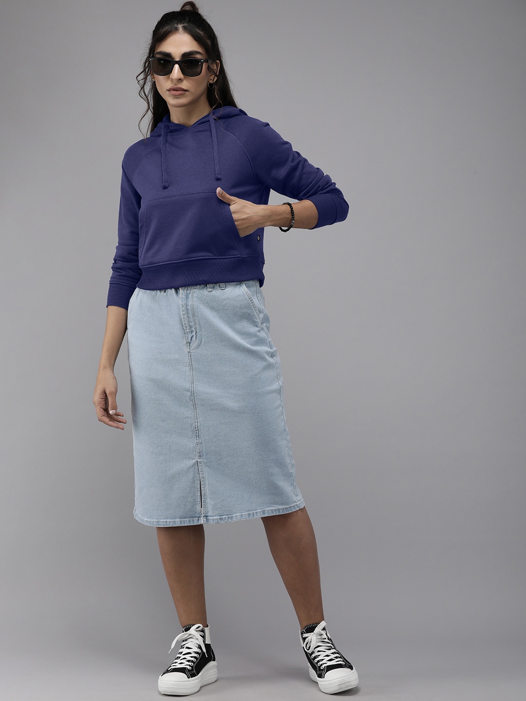 

The Roadster Lifestyle Co. Women Solid Hooded Crop Sweatshirt, Blue