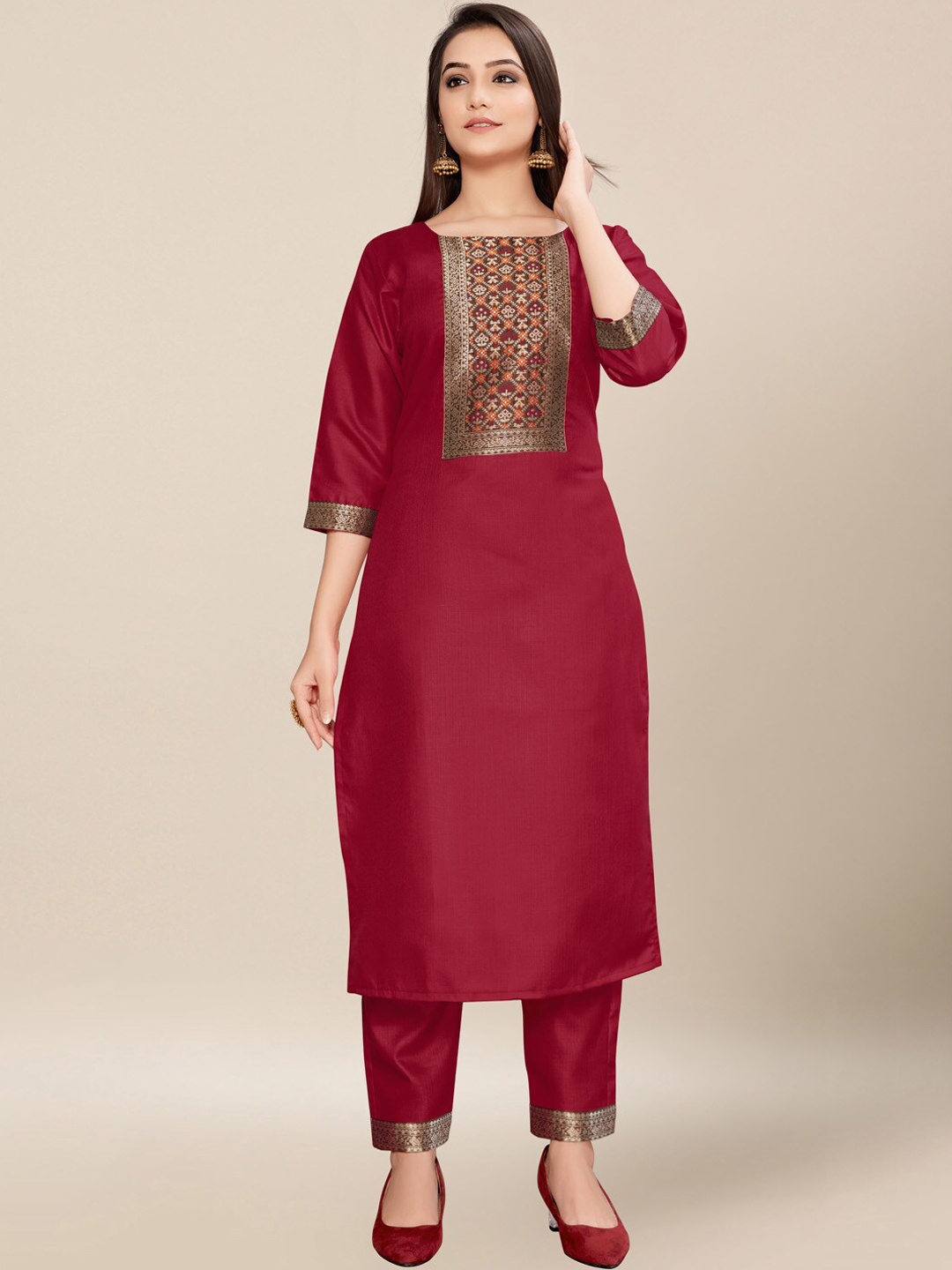 

AYKA CLOTHINGS Women Maroon Ethnic Motifs Yoke Design Pure Cotton Kurta with Trousers