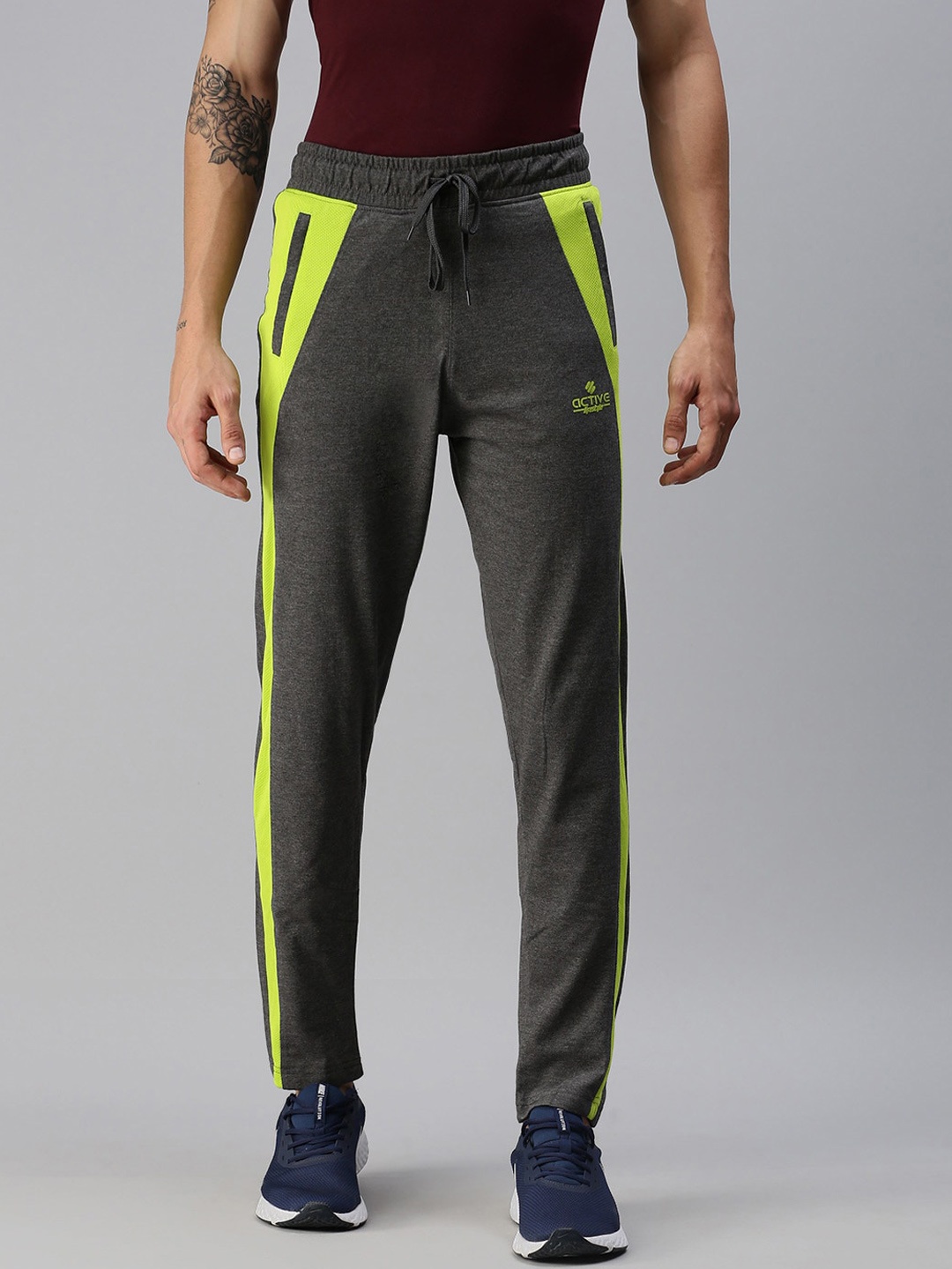 

ONN Men Charcoal Grey Solid Cotton Track Pants