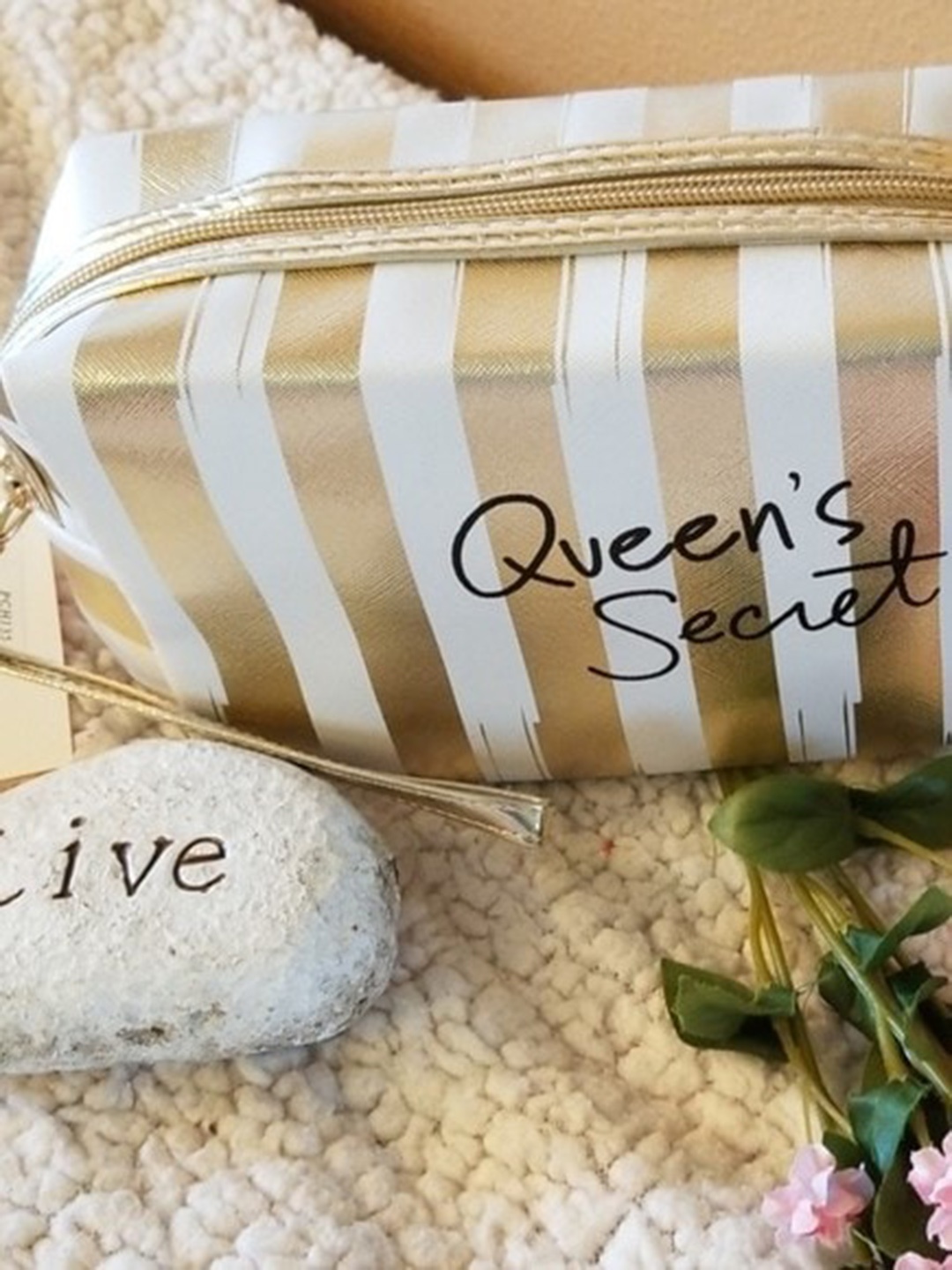 

Awestuffs Gold & White Striped Cosmetic Pouch