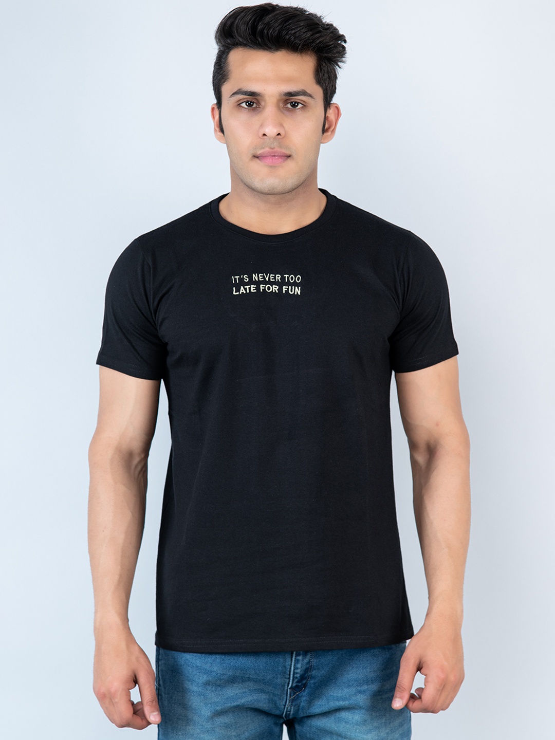 

Tistabene Men Black Typography T-shirt