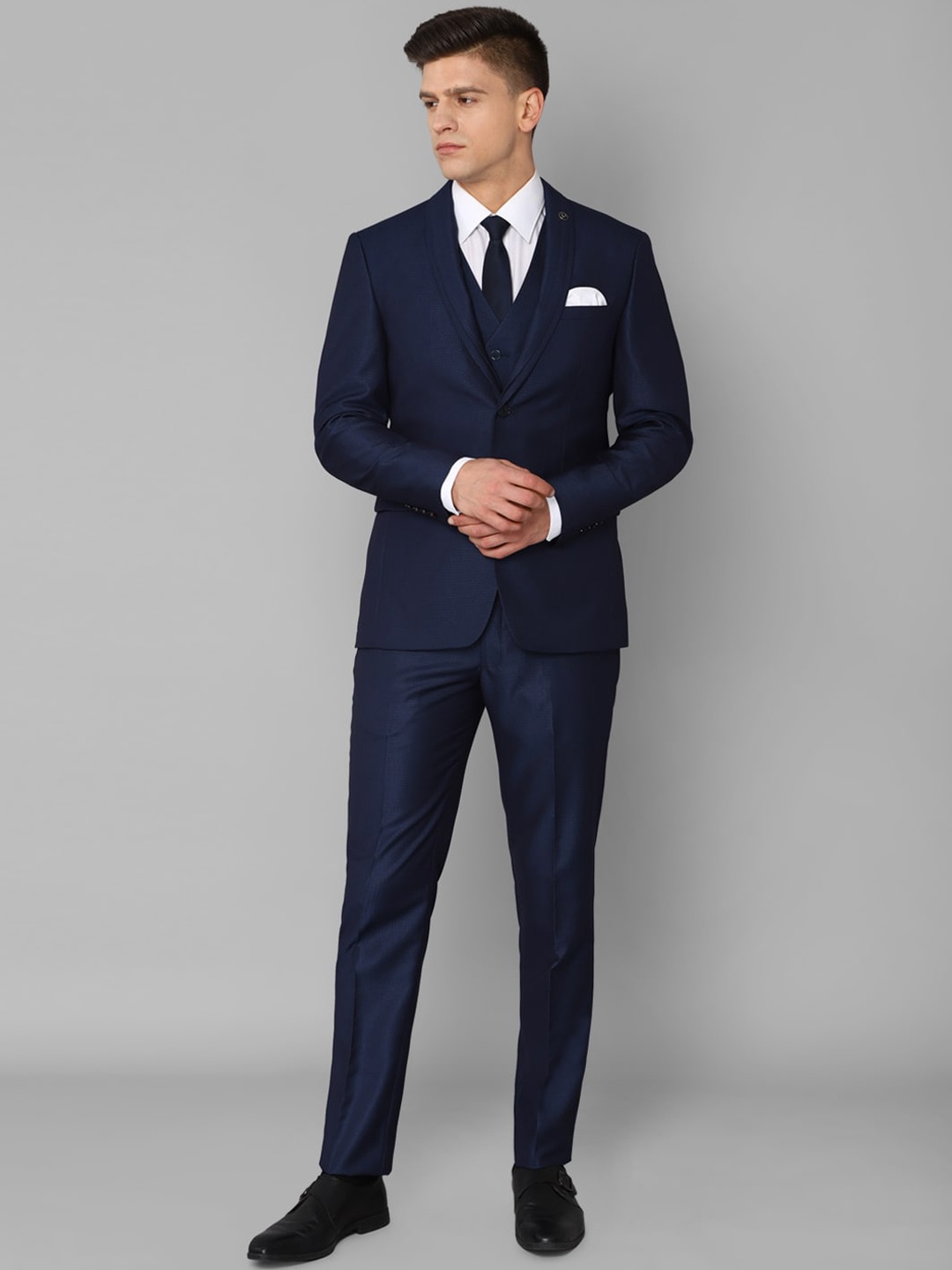 

Allen Solly Men Navy Blue Solid Slim-Fit Single-Breasted Suits