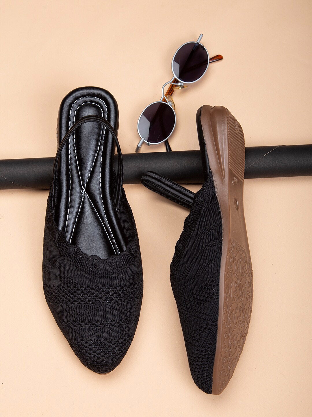 

AROOM Women Woven Design Mules, Black