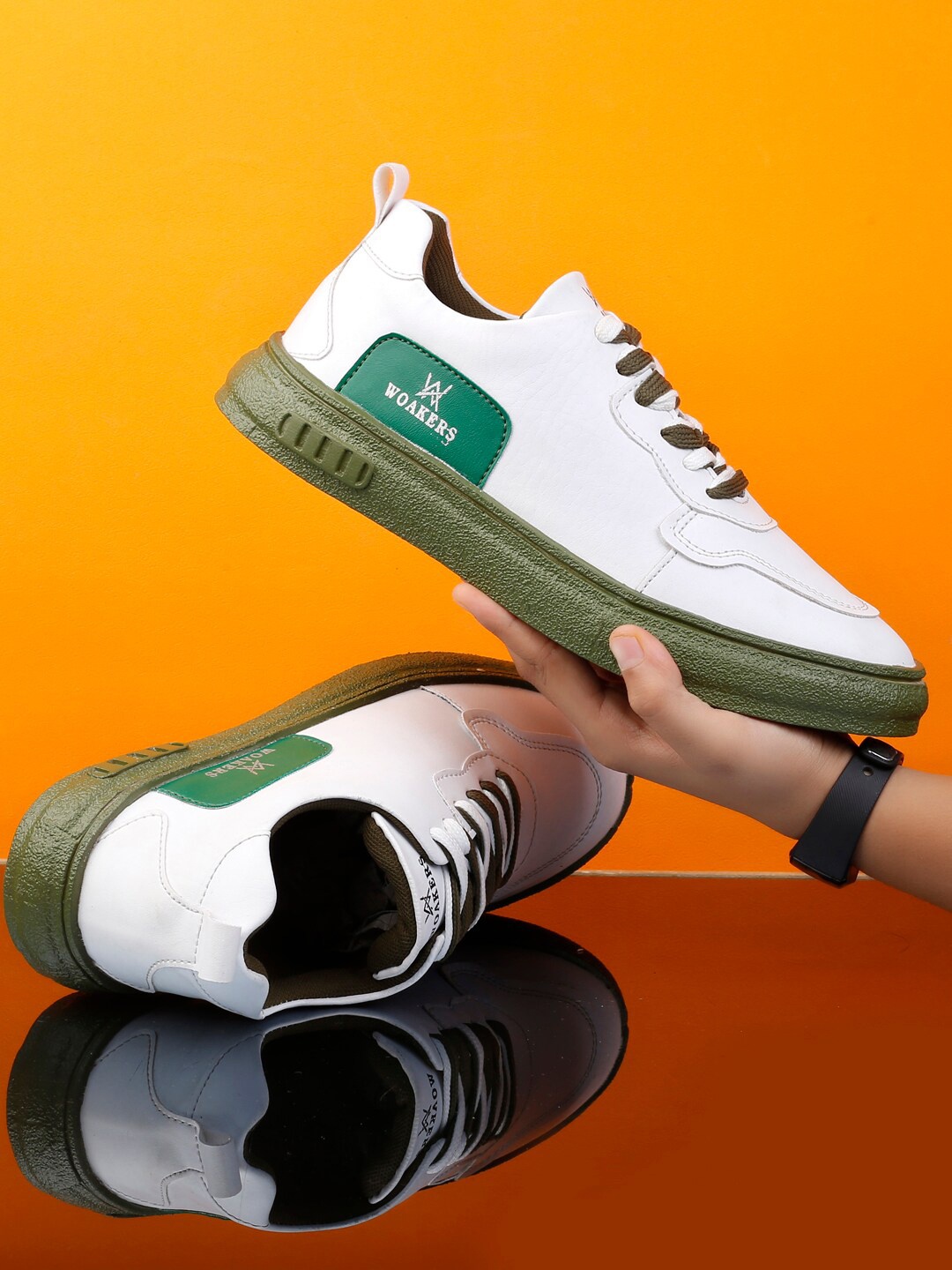 

Woakers Men Green Colourblocked Sneakers