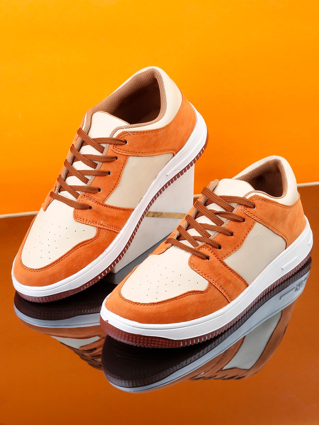 

Woakers Men Tan Colourblocked Sneakers