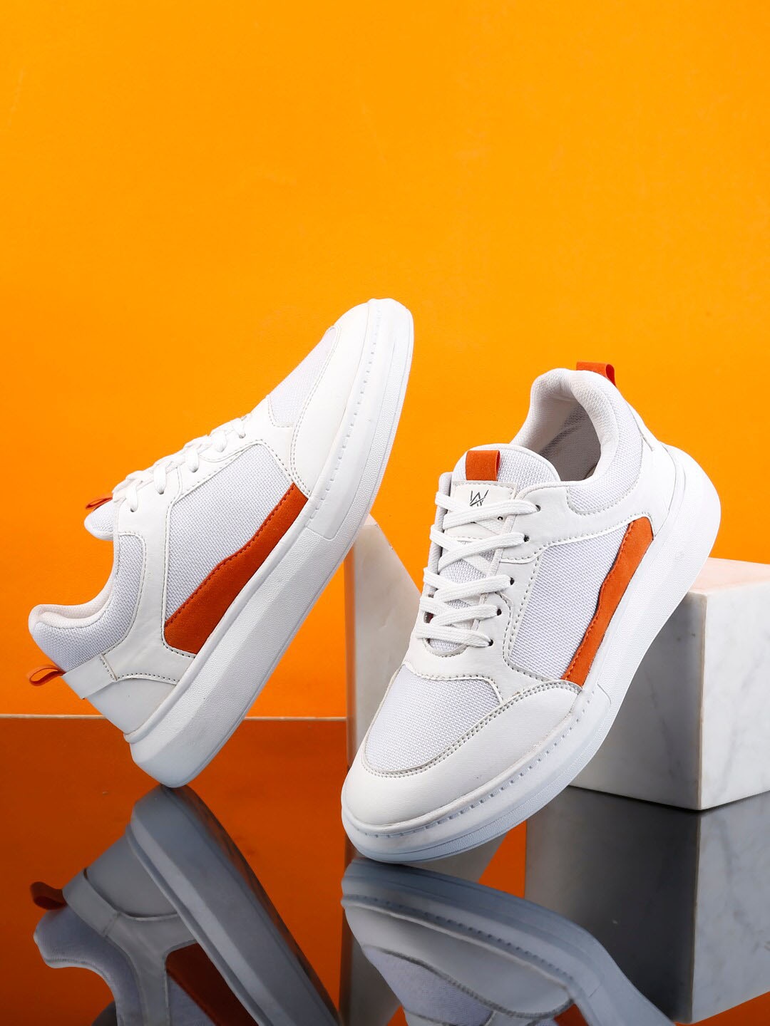 

Woakers Men White Colourblocked Sneakers