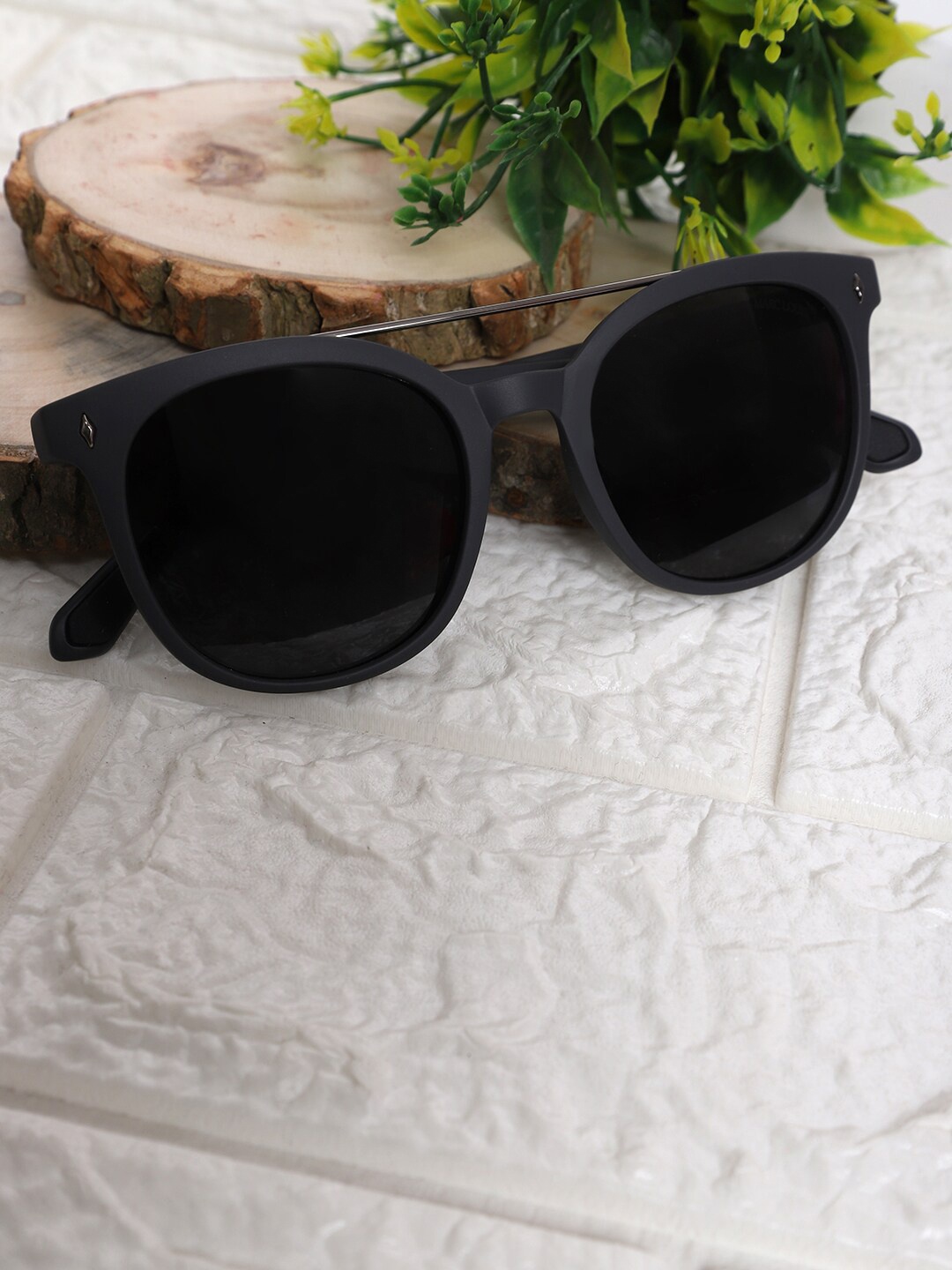 

MARC LOUIS Men Grey Lens & Black Wayfarer Sunglasses with Polarised Lens
