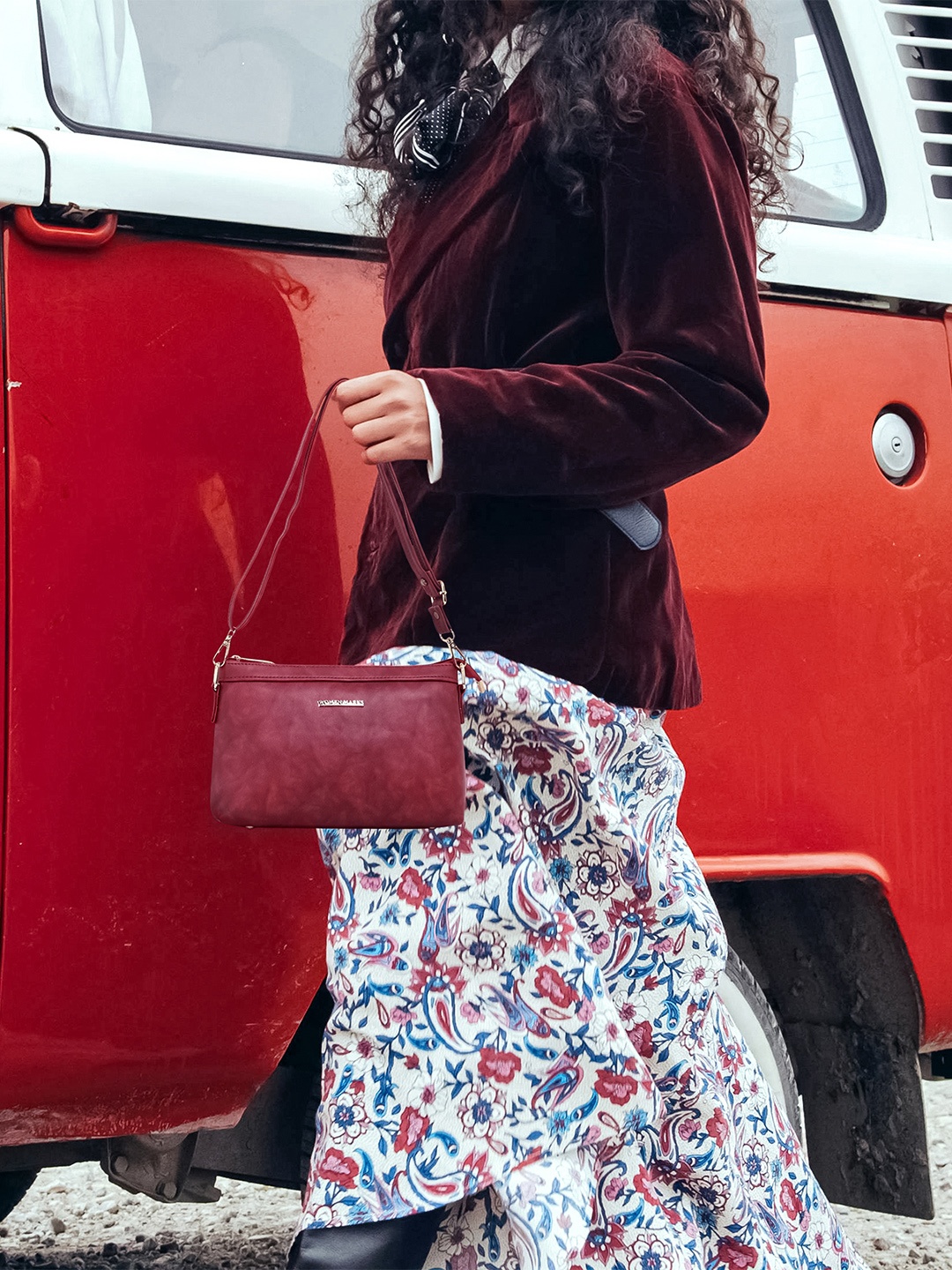 

WOMEN MARKS Maroon PU Oversized Structured Sling Bag