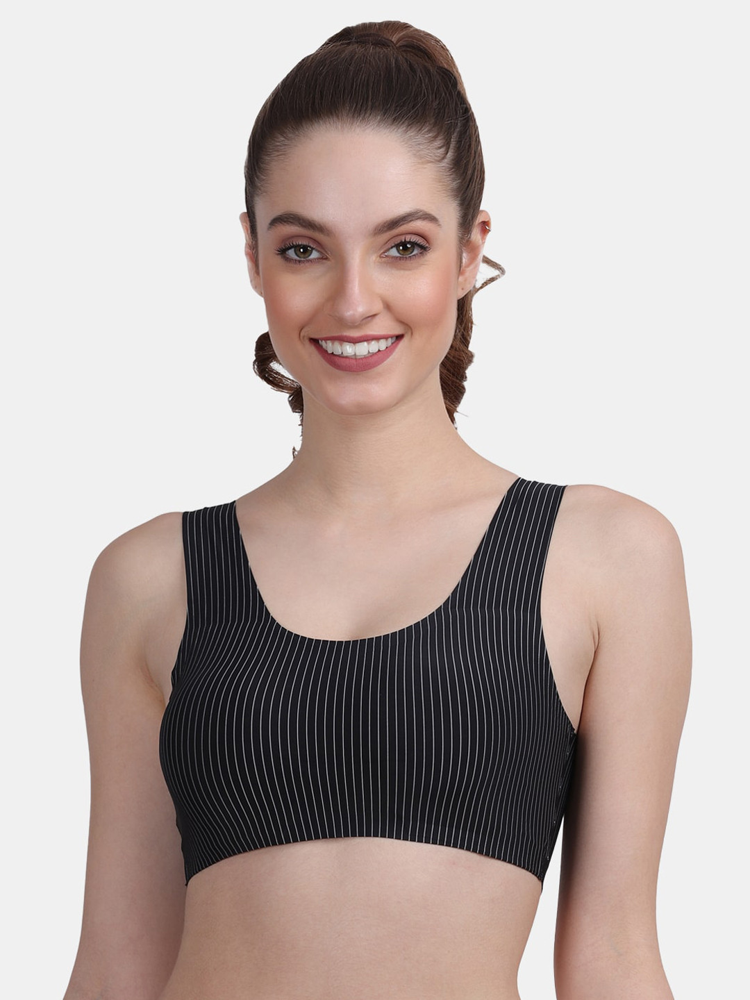 

Amour Secret Woman's Lightly Padded Bonded Sports Bra, Black