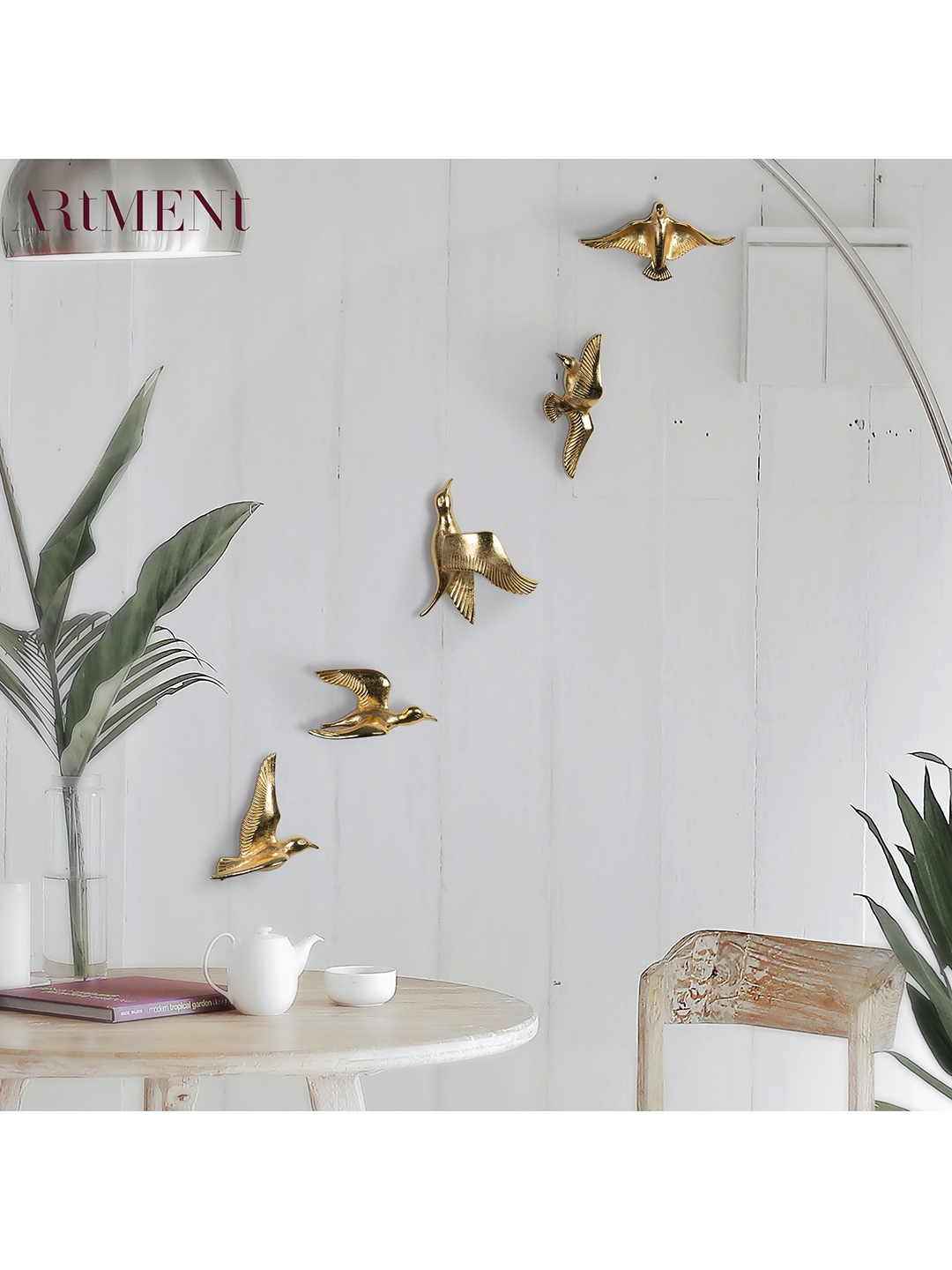 

THE ARTMENT 1pc Gold-Toned Minimalist Watch Me Fly Wall Decor