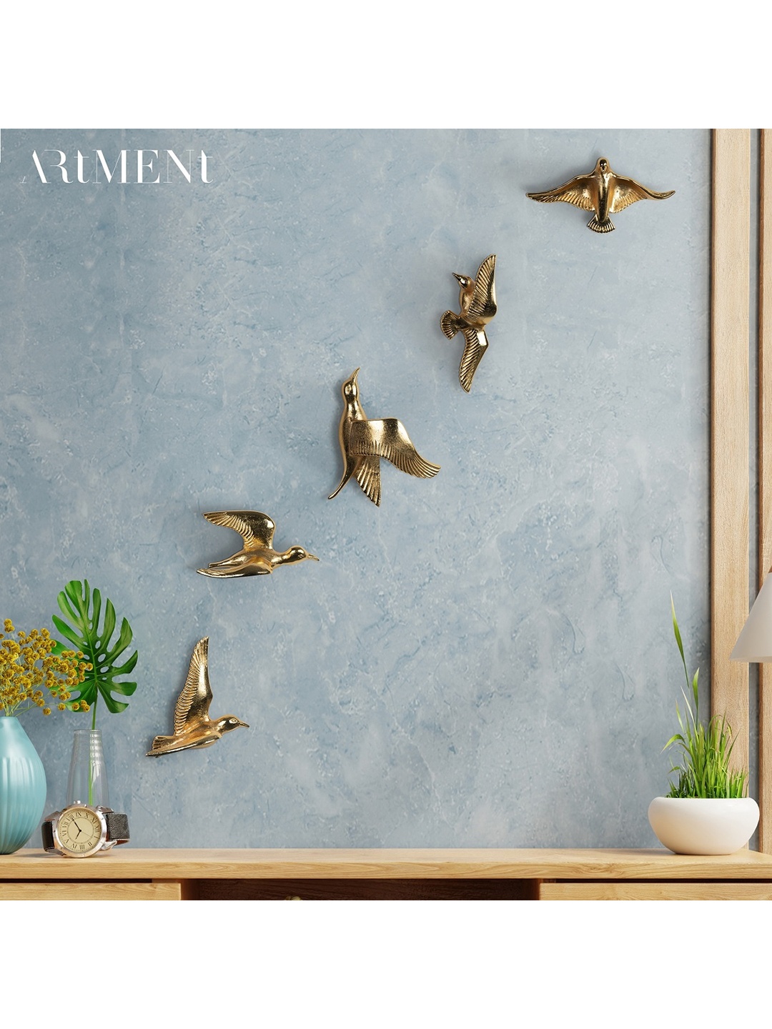 

THE ARTMENT Set of 5 Gold Toned Minimalist Watch Me Fly Wall Decor
