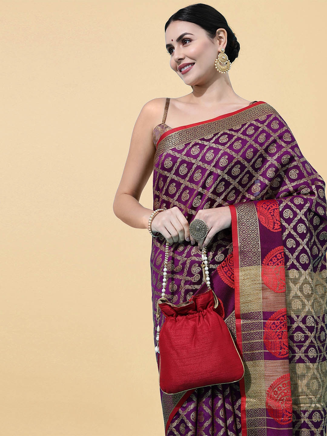 

Satrani Women Purple & Gold-Toned Woven Design Zari Silk Cotton Banarasi Saree