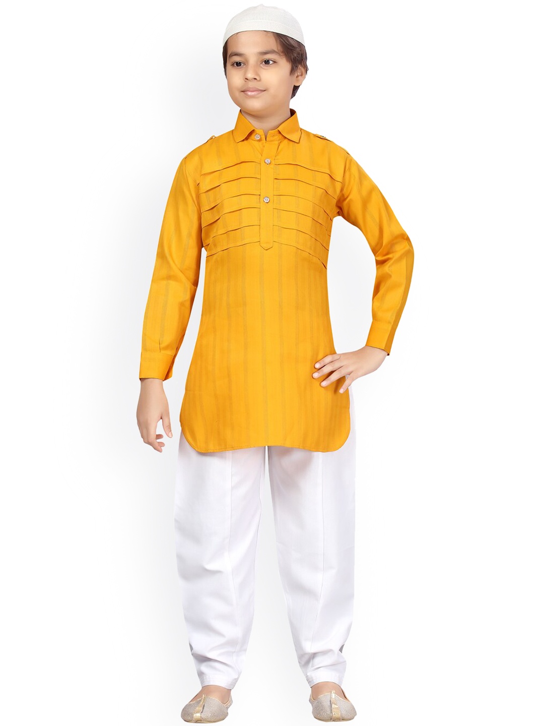 

Aarika Boys Yellow & White Pure Cotton Kurta with Salwar