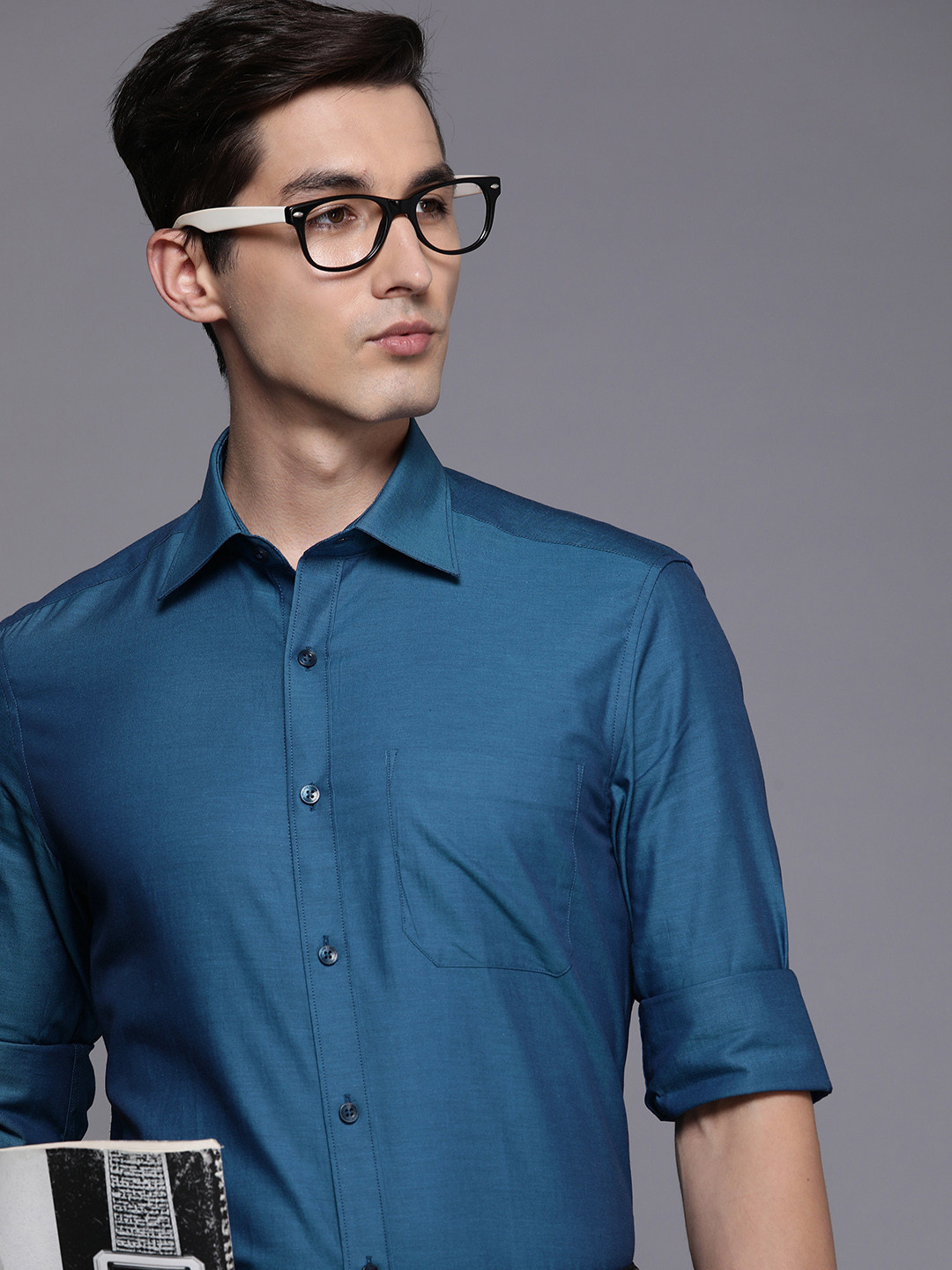 

Louis Philippe Men Blue Solid Classic Fit Pure Cotton Casual Shirt