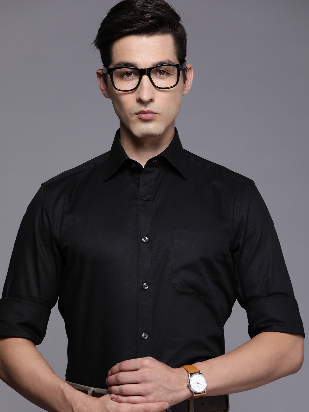 

Louis Philippe Men Black Solid Classic Fit Pure Cotton Casual Shirt