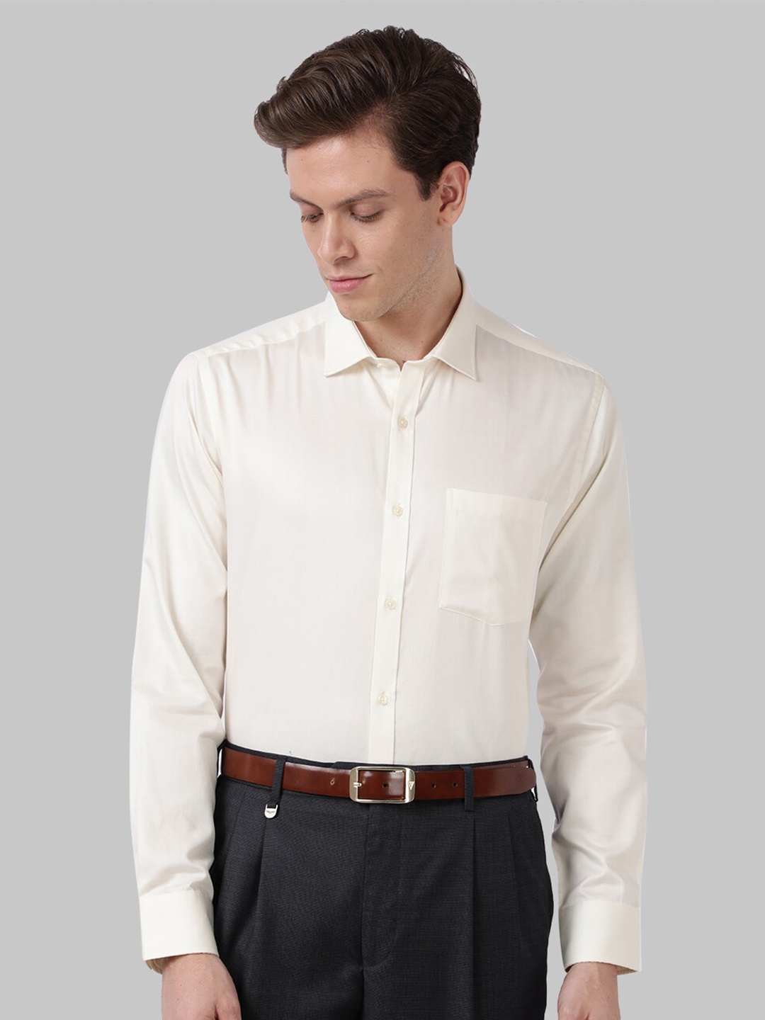 

Park Avenue Men Off White Slim Fit Formal Shirt