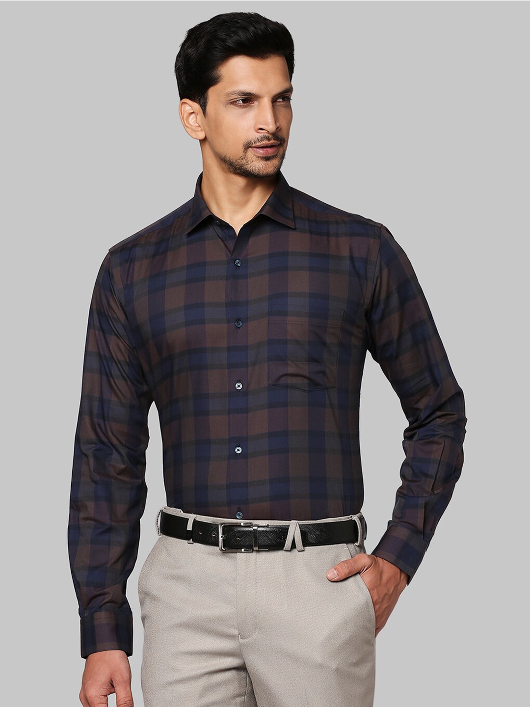 

Park Avenue Men Brown Slim Fit Buffalo Checks Checked Formal Shirt