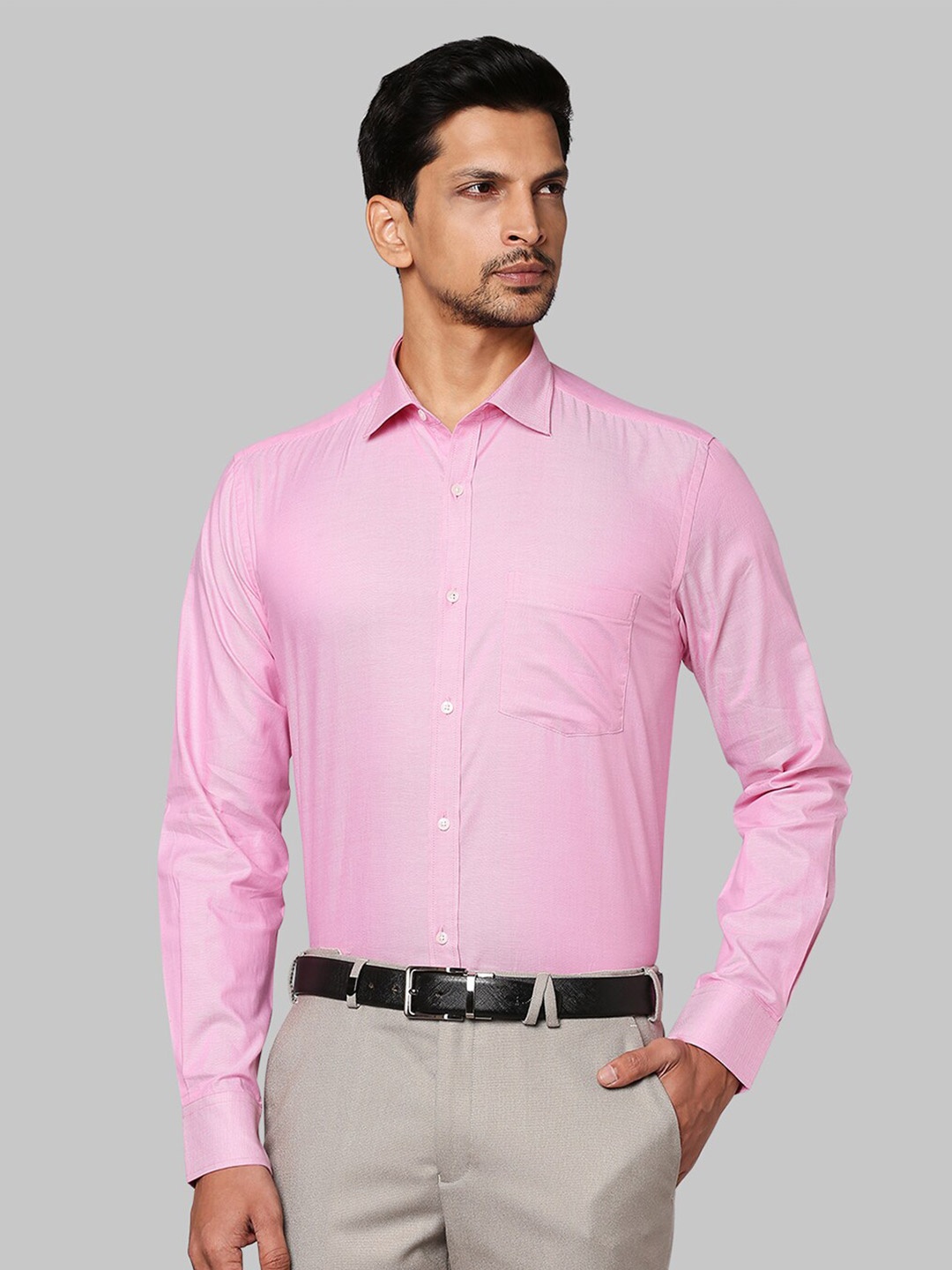 

Park Avenue Men Pink Solid opaque Slim Fit Formal Shirt