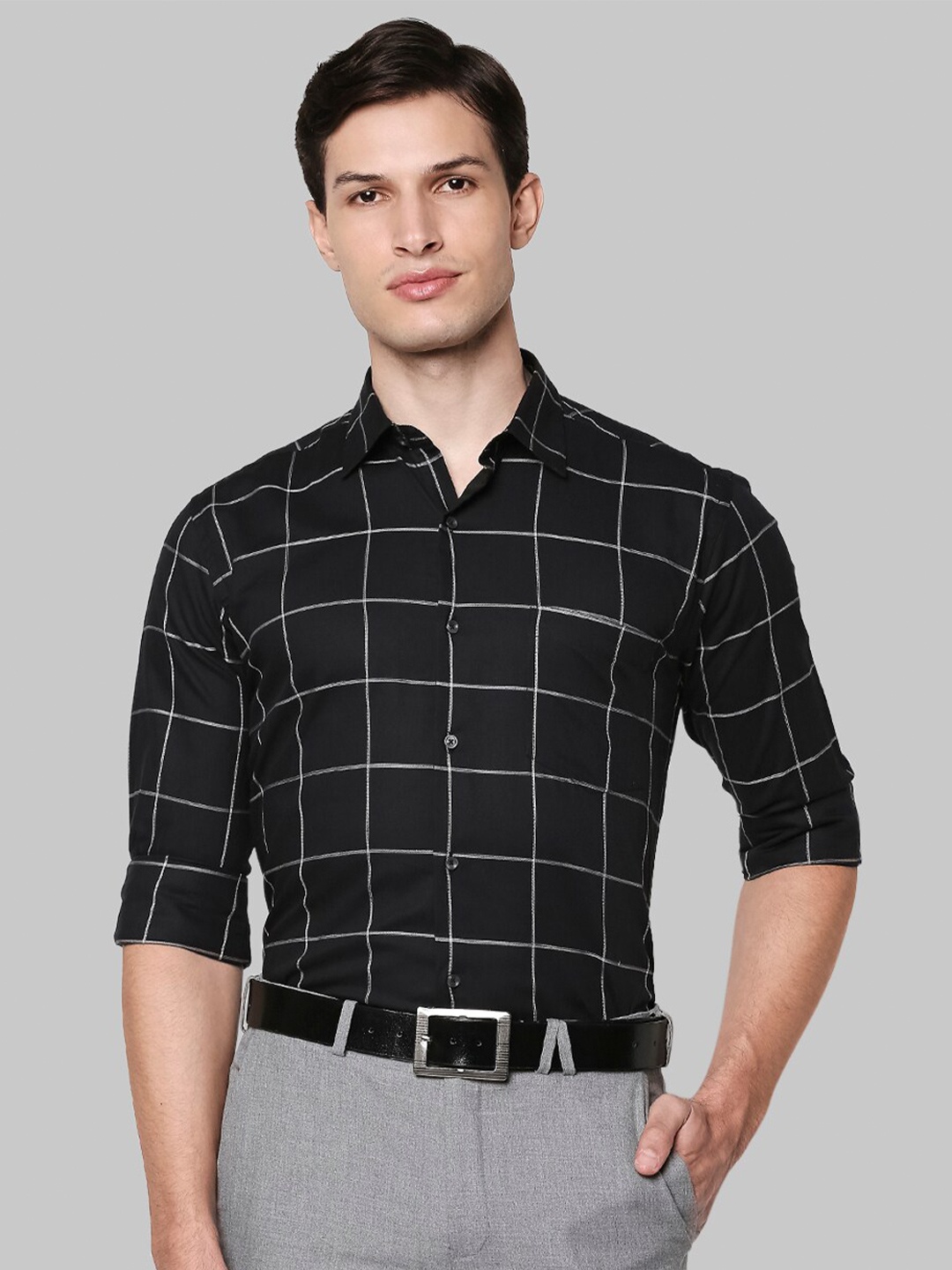 

Park Avenue Men Black Slim Fit Windowpane Checked Formal Shirt