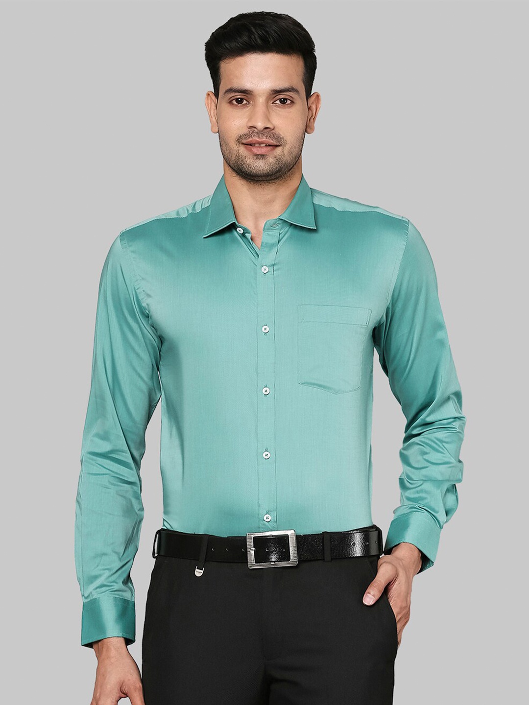 

Park Avenue Men Green Formal Shirt