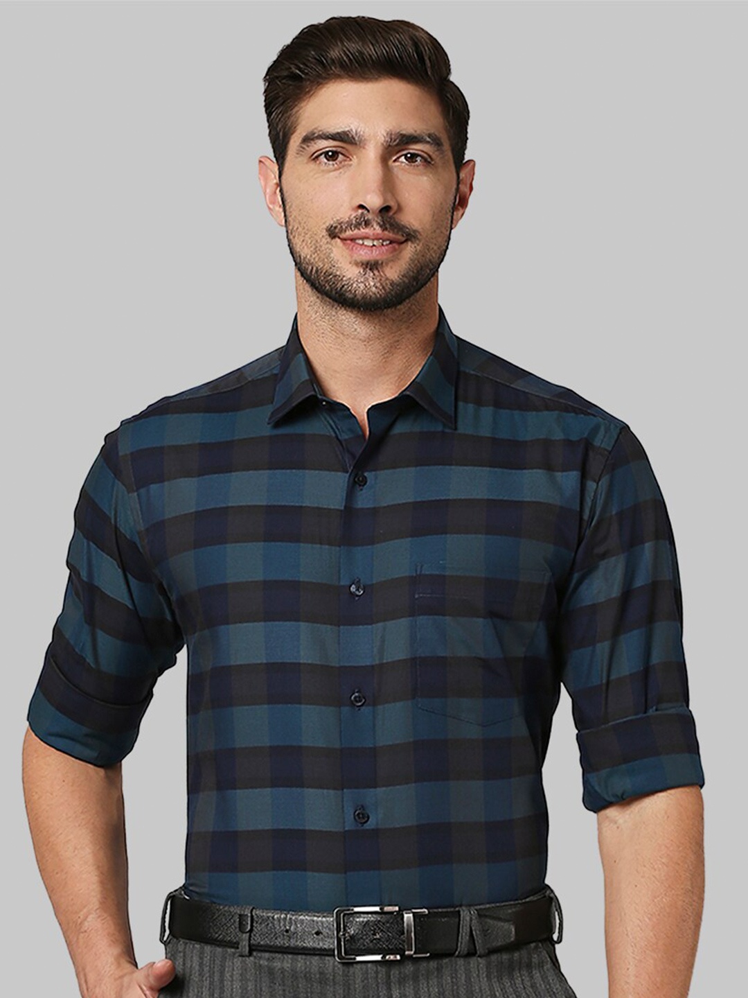 

Park Avenue Men Blue Slim Fit Checked Formal Shirt