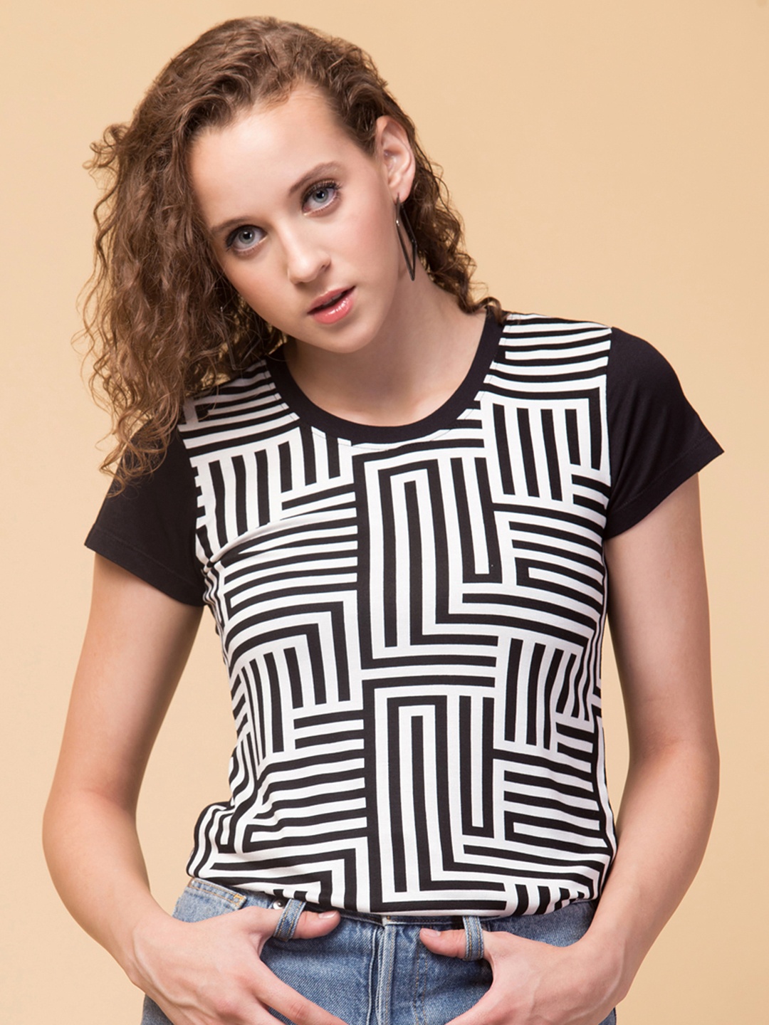 

Hive91 Women Black & White Printed T-shirt