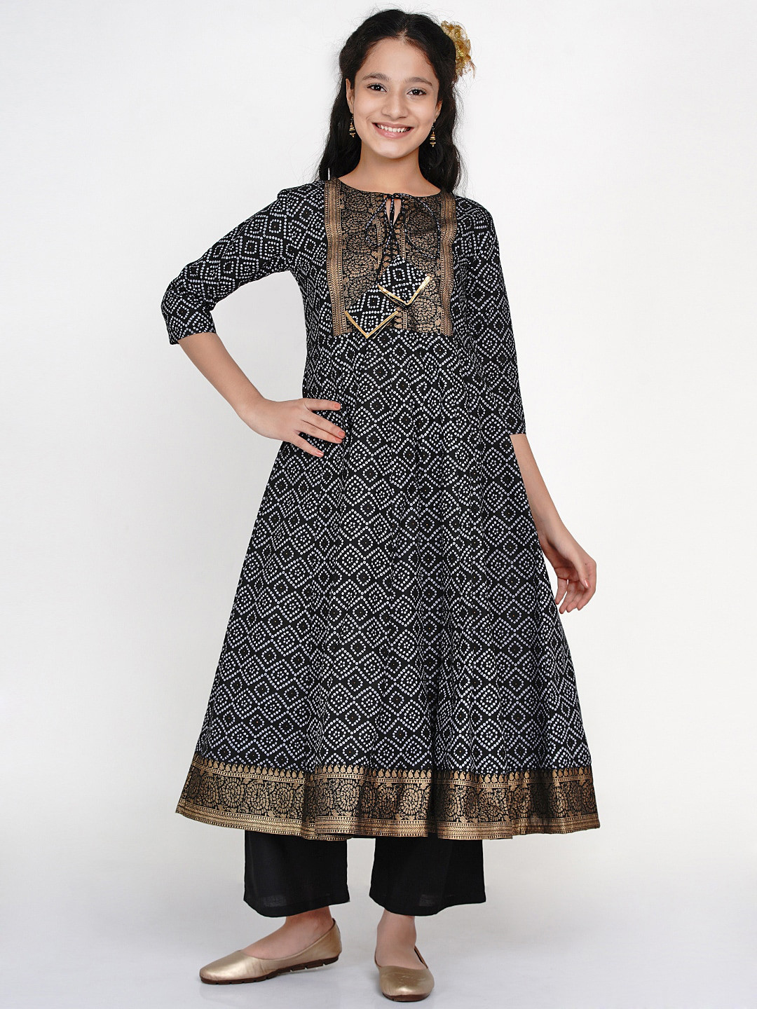 

Bitiya by Bhama Girls Black Panelled Kurti with Palazzos
